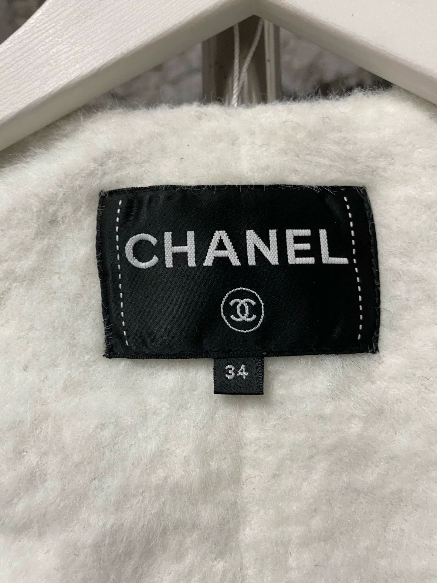 Chanel Chanel Sequin Embellished Button Jacket Size 34 Size XS / US 0-2 / IT 36-38 - 7 Thumbnail