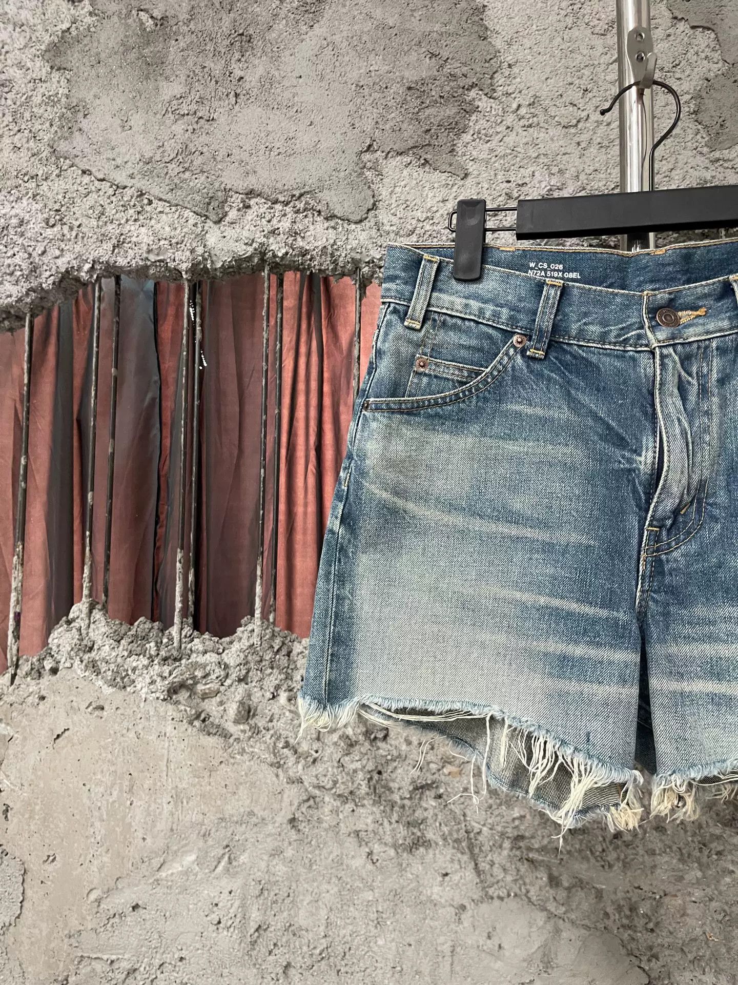 Celine CELINE Distressed Denim Shorts Size 25 Size 25" / US 0 / IT 36 - 4 Thumbnail