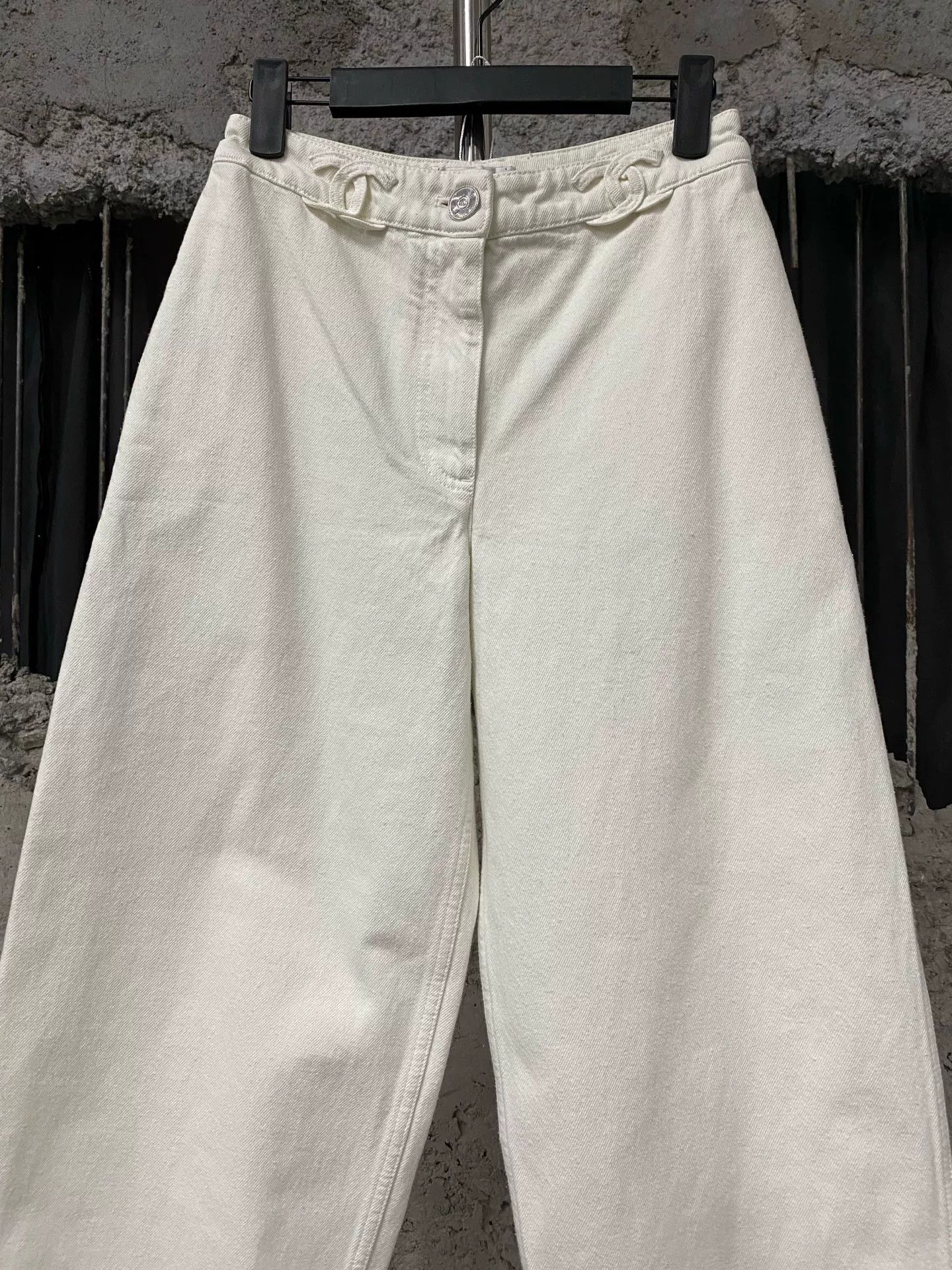 Chanel Chanel White Denim Jeans Size 34 Size 25" / US 0 / IT 36 - 4 Thumbnail