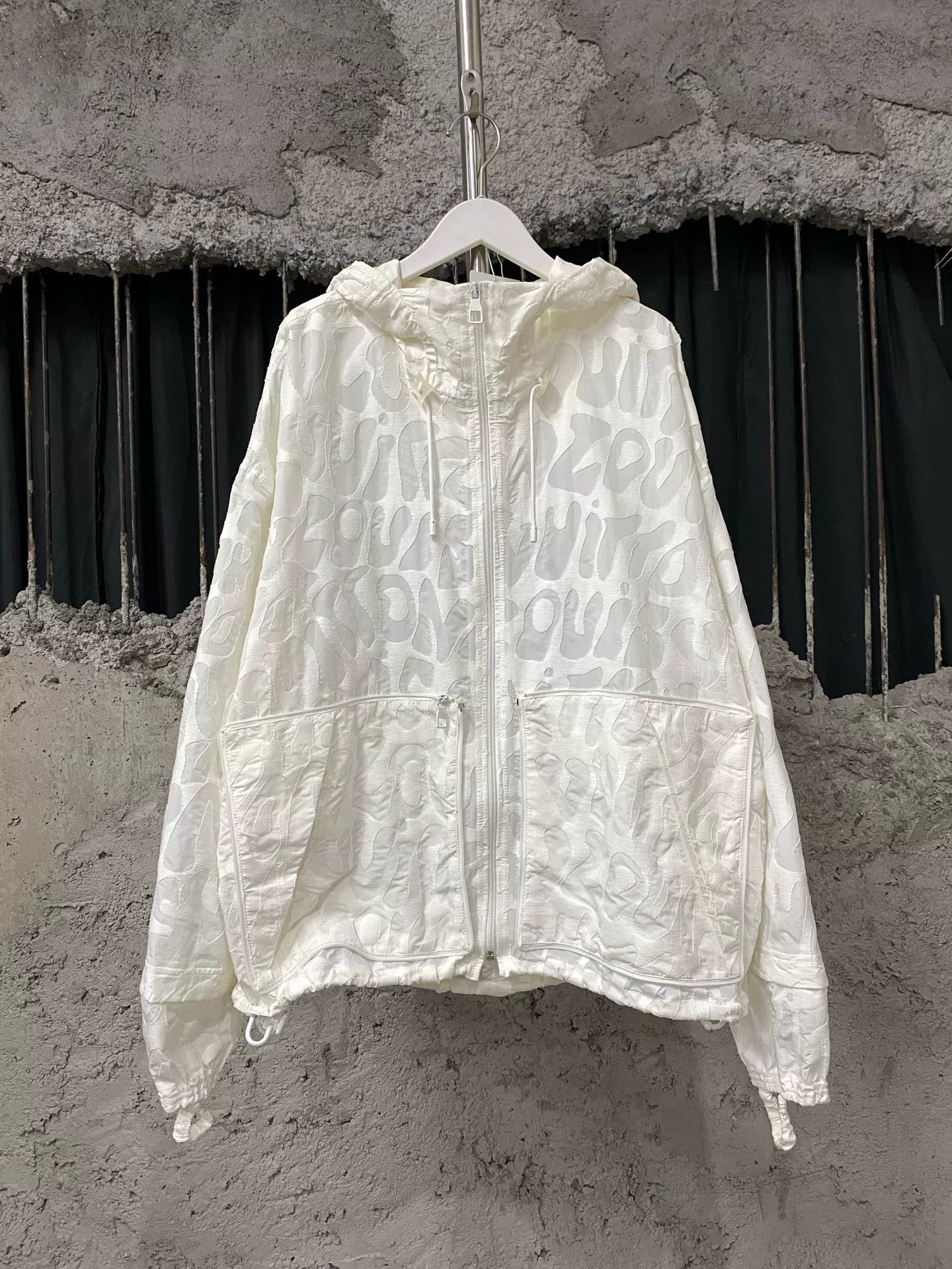 Louis Vuitton Louis Vuitton Monogram Light Jacket Size M Size US M / EU 48-50 / 2 - 2 Thumbnail
