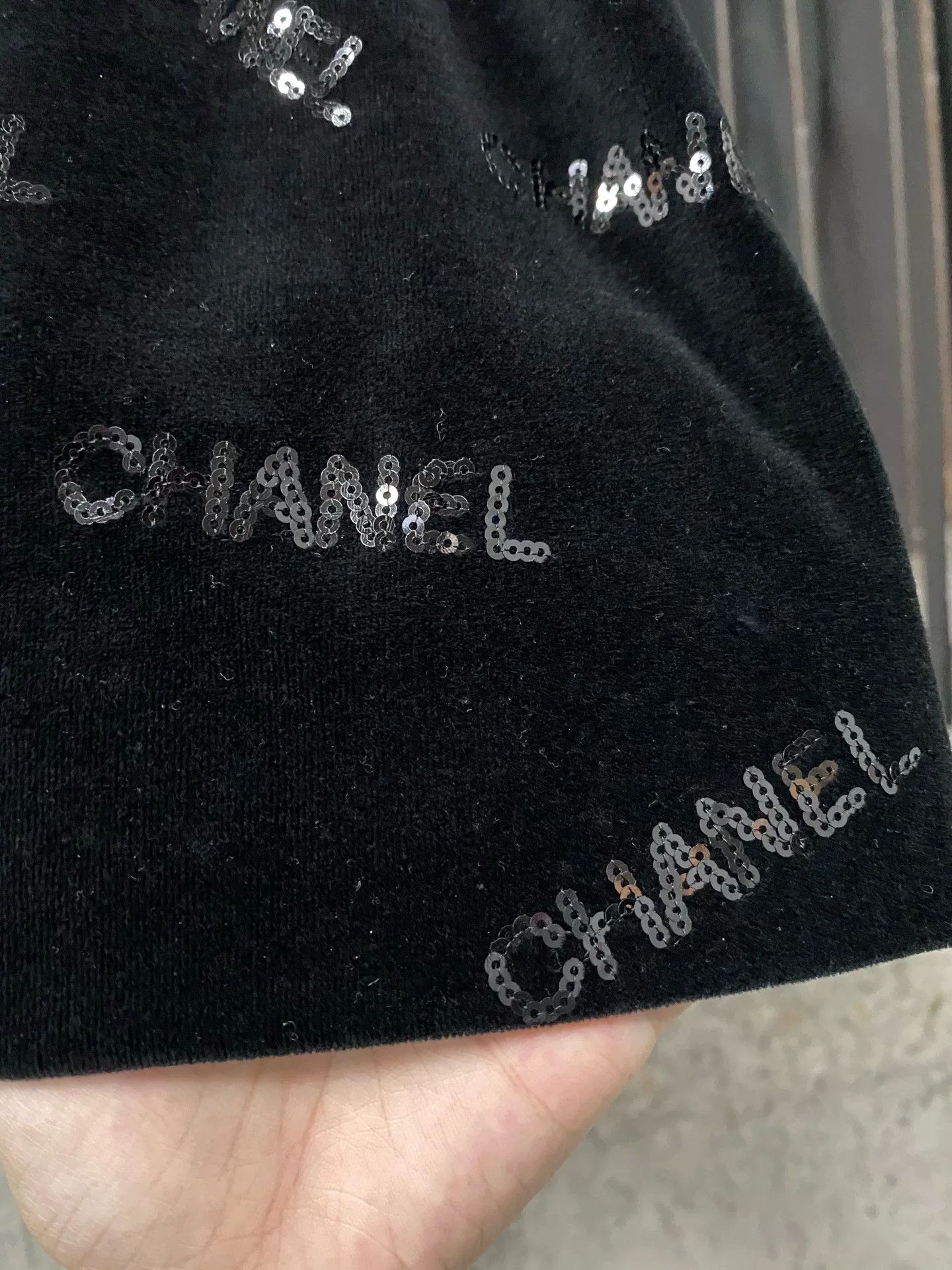 Chanel Chanel Sequin Logo Mini Skirt Size 36 Size 26" / US 2 / IT 38 - 6 Thumbnail