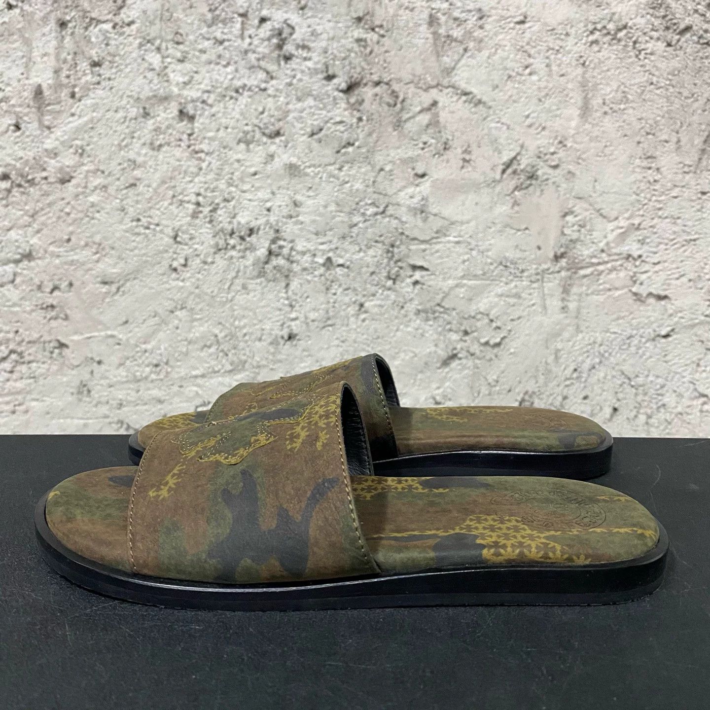 Chrome Hearts Chrome Hearts Camo Logo Slides Size 37 Size US 7 / IT 37 - 3 Thumbnail
