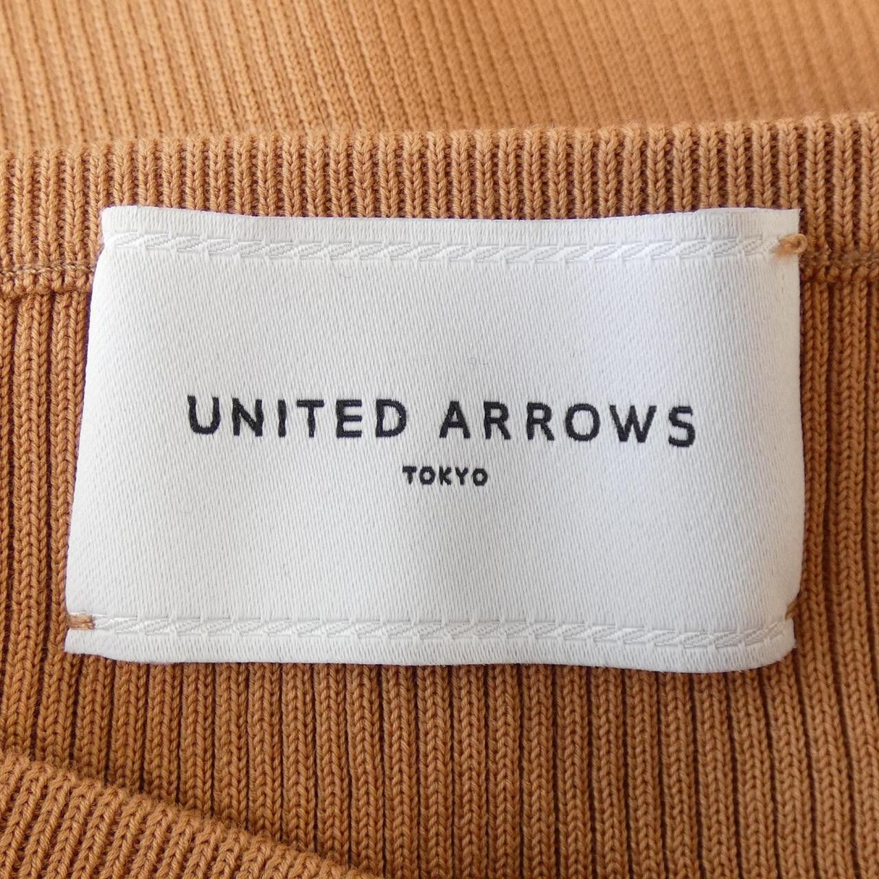 United Arrows United Arrows United Arrows Knit Textile Tops 1513-106-4829 DUTY FREE for USA Size ONE SIZE - 4 Thumbnail