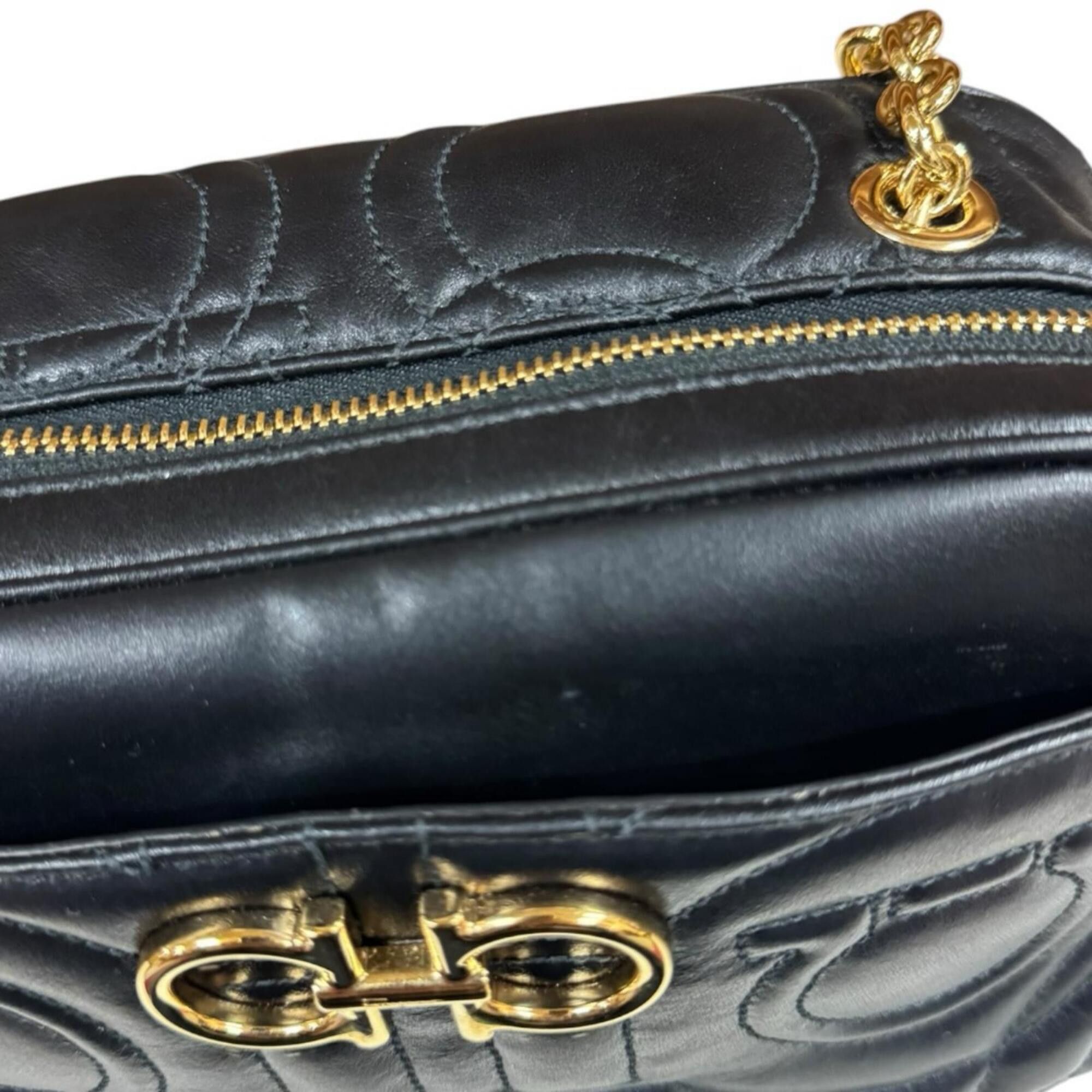 Salvatore Ferragamo Salvatore Ferragamo Gancini Shoulder Bag, Leather, Black, Women's, Chain Size ONE SIZE - 11 Thumbnail