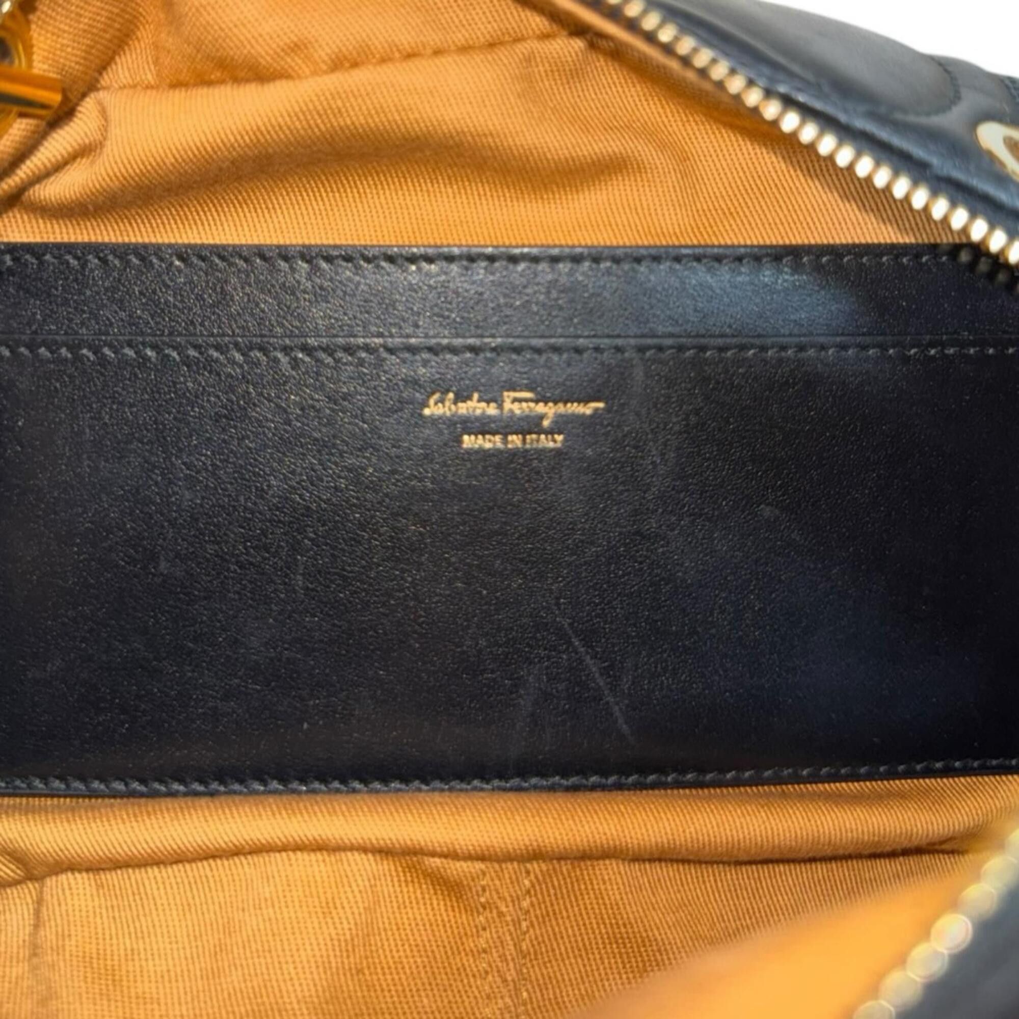 Salvatore Ferragamo Salvatore Ferragamo Gancini Shoulder Bag, Leather, Black, Women's, Chain Size ONE SIZE - 9 Thumbnail