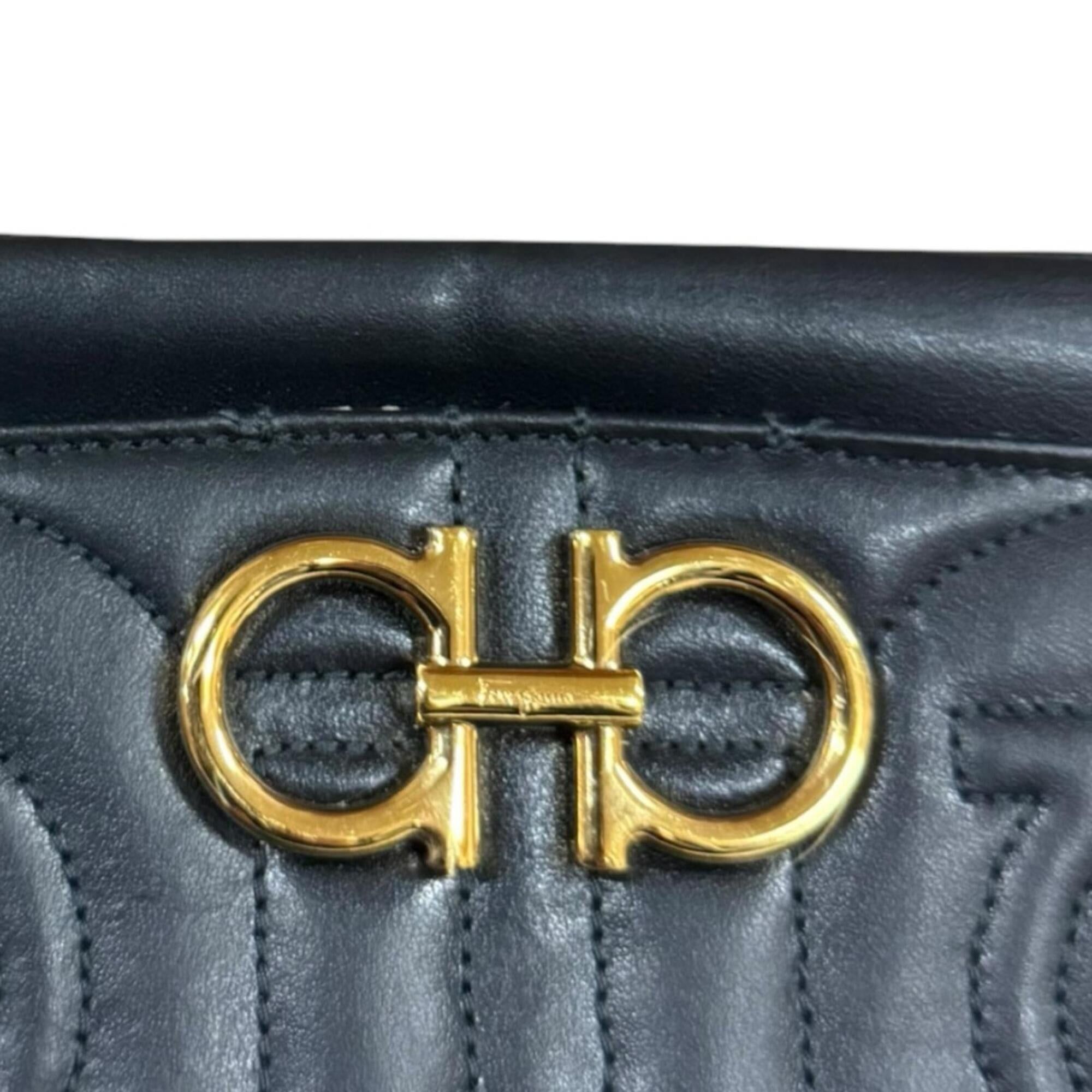 Salvatore Ferragamo Salvatore Ferragamo Gancini Shoulder Bag, Leather, Black, Women's, Chain Size ONE SIZE - 13 Thumbnail