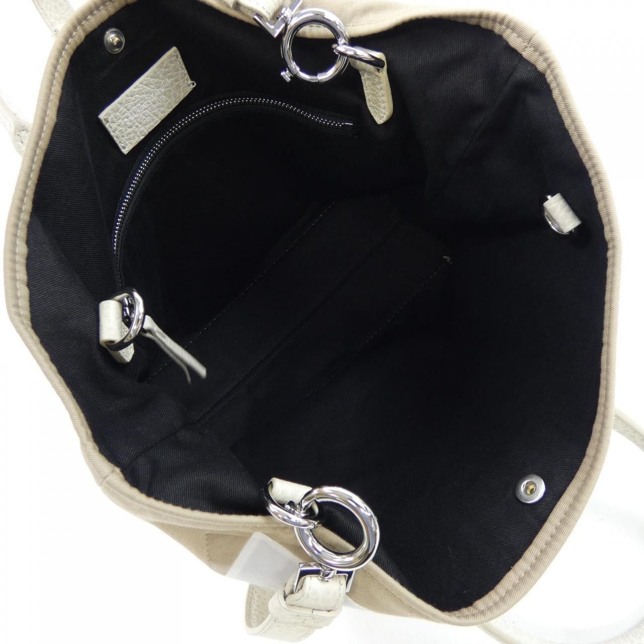 Maison Margiela Maison Margiela Maison Margiela Leather Bag Others Shoulder Bag SB1WC0008 DUTY FREE for USA Size ONE SIZE - 6 Thumbnail
