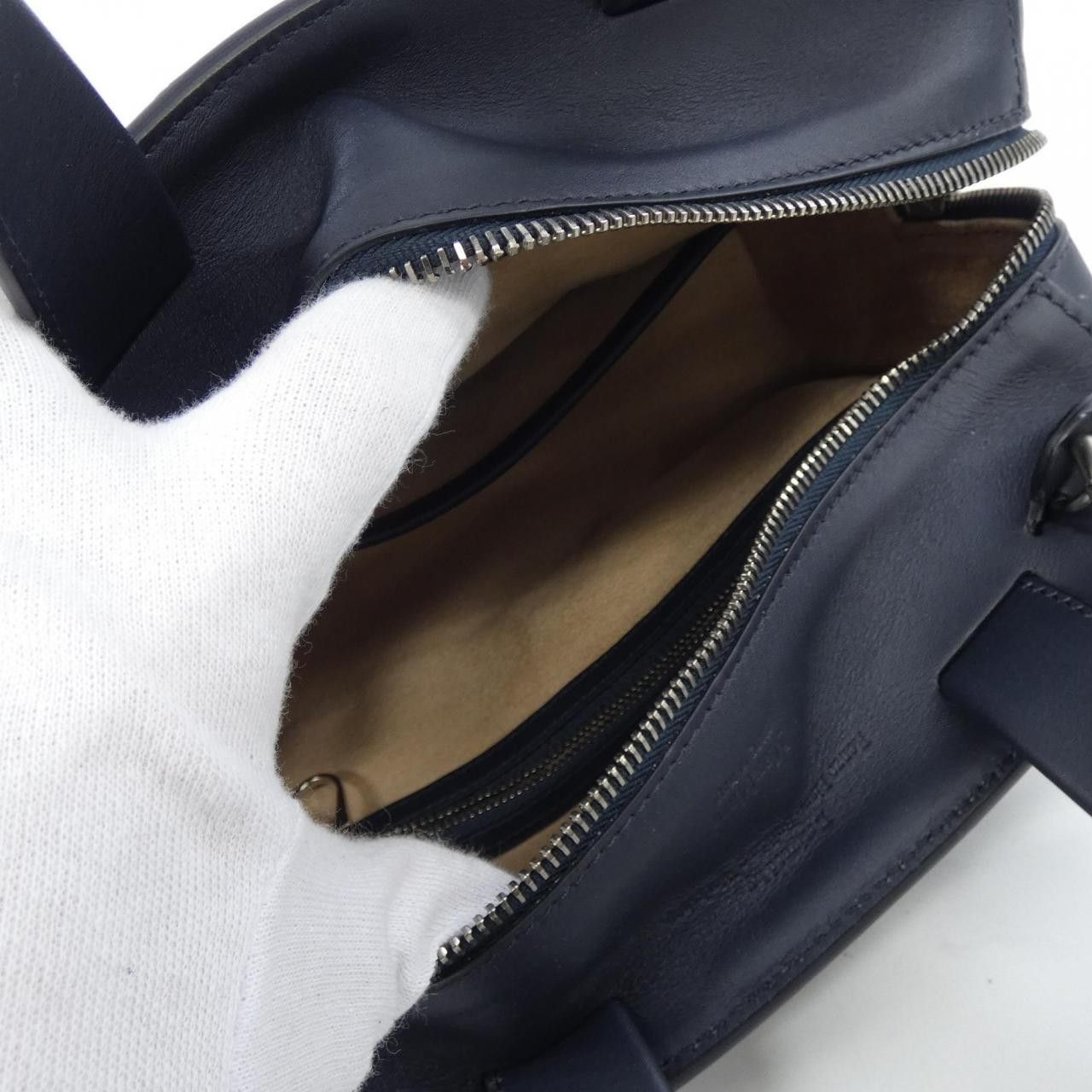 Max Mara Max Mara Max Mara Whitney Leather Shoulder Bag Leather Handbag DUTY FREE for USA Size ONE SIZE - 6 Thumbnail