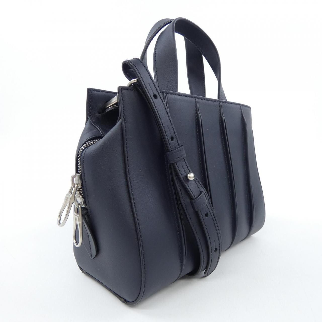Max Mara Max Mara Max Mara Whitney Leather Shoulder Bag Leather Handbag DUTY FREE for USA Size ONE SIZE - 2 Thumbnail