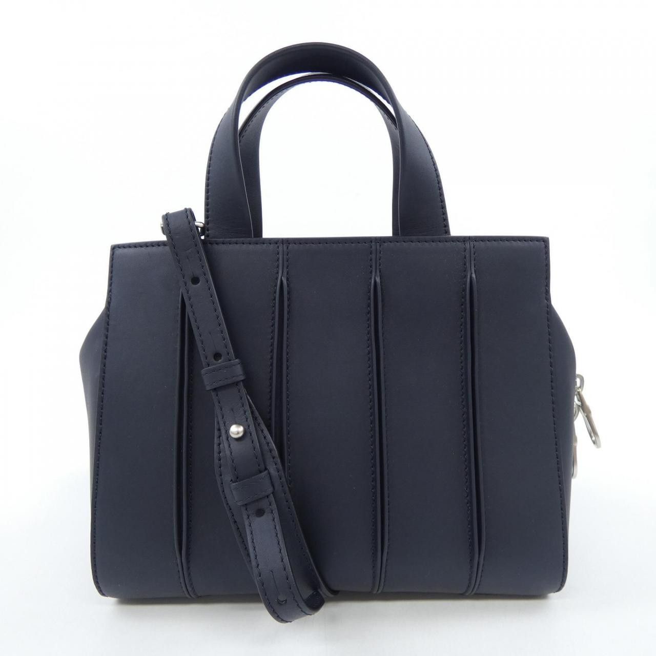 Max Mara Max Mara Max Mara Whitney Leather Shoulder Bag Leather Handbag DUTY FREE for USA Size ONE SIZE - 3 Thumbnail
