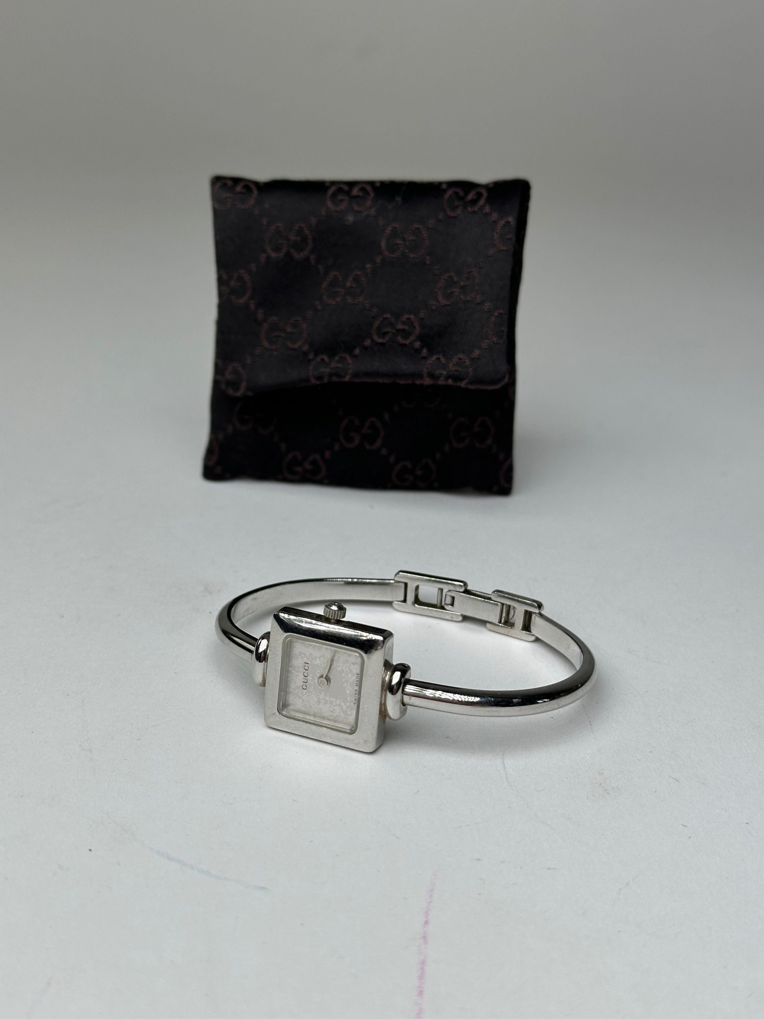 Gucci Vintage 1900L Bangle Watch Stainless Steel Silver Size ONE SIZE - 3 Thumbnail