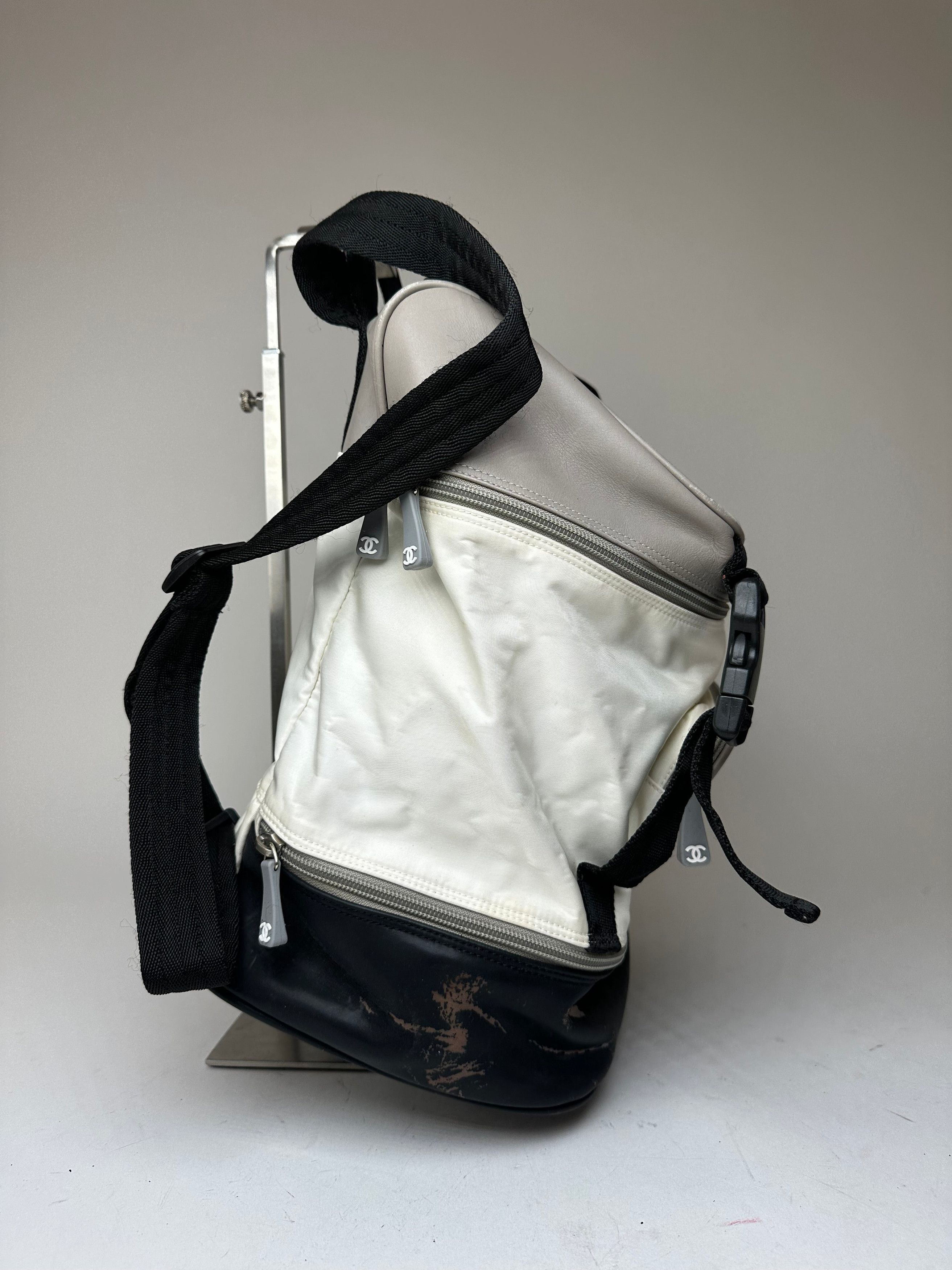 Chanel Vintage Backpack Nylon Cream Black Size ONE SIZE - 6 Thumbnail