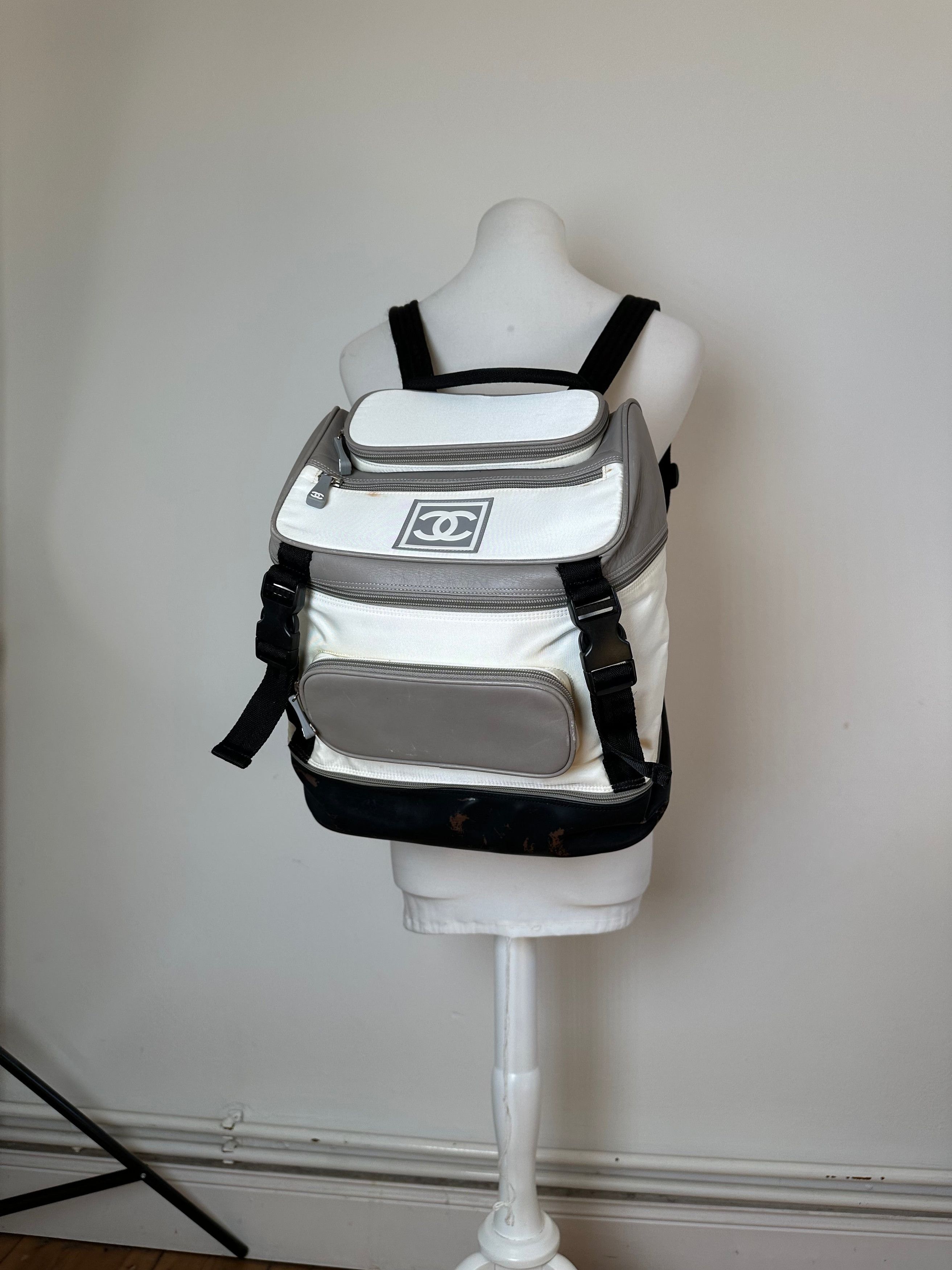 Chanel Vintage Backpack Nylon Cream Black Size ONE SIZE - 14 Thumbnail