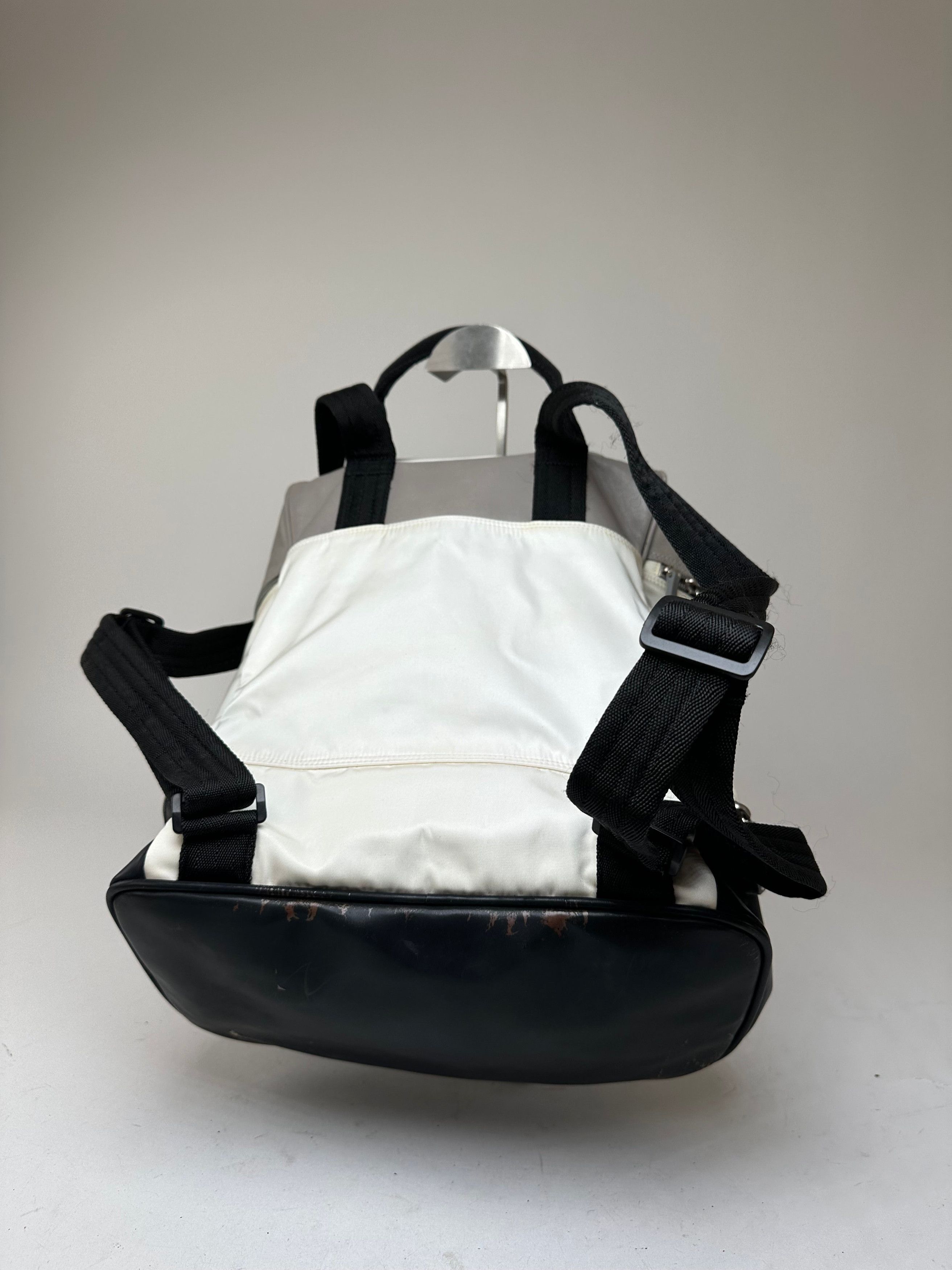 Chanel Vintage Backpack Nylon Cream Black Size ONE SIZE - 9 Thumbnail