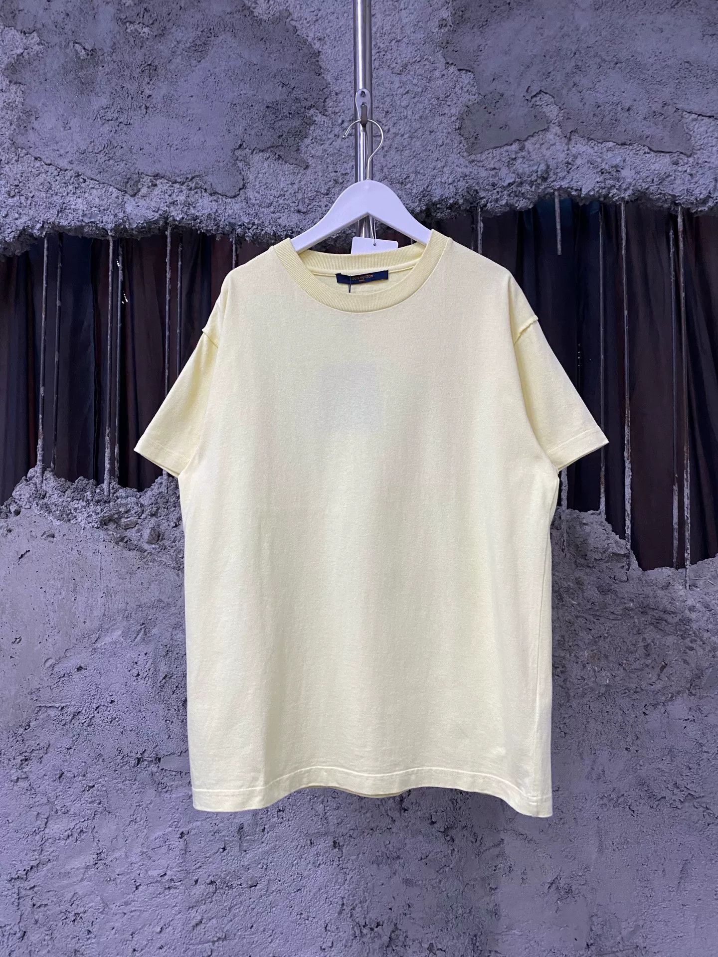 Louis Vuitton Louis Vuitton Yellow T-Shirt Size XS Size US XS / EU 42 / 0 - 2 Thumbnail