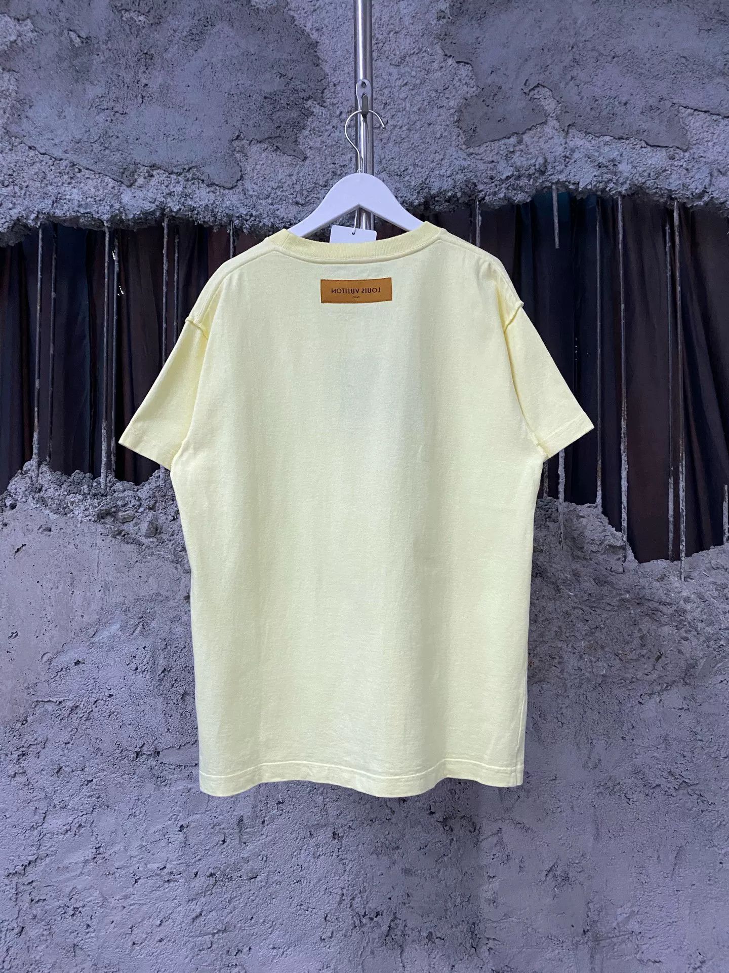 Louis Vuitton Louis Vuitton Yellow T-Shirt Size XS Size US XS / EU 42 / 0 - 3 Thumbnail