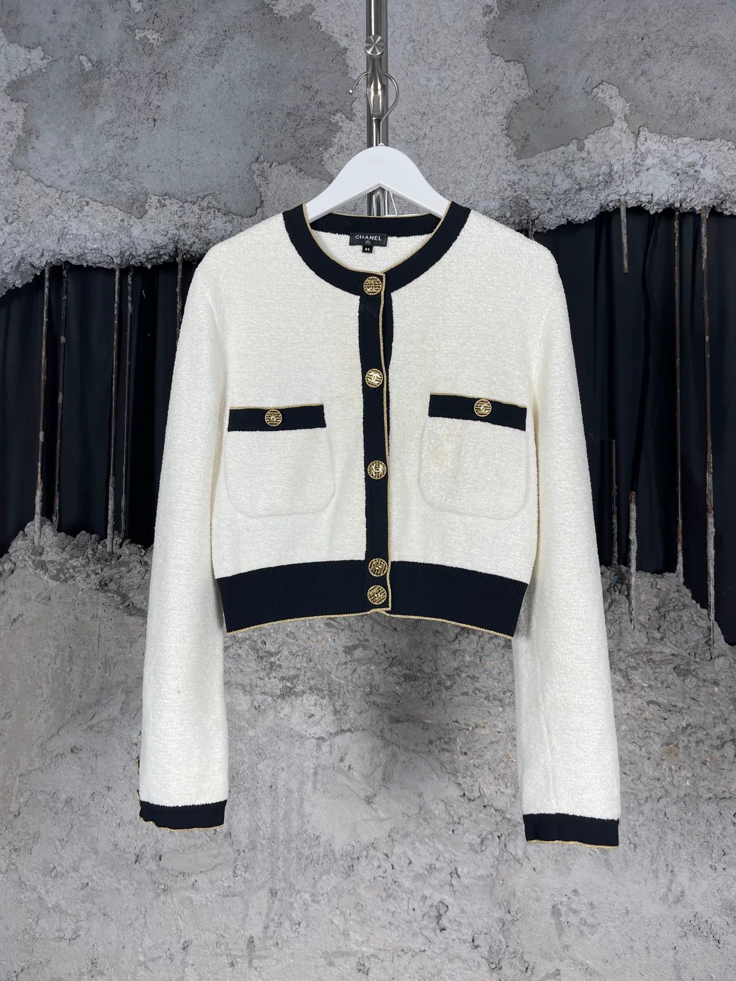 Chanel Chanel CC Logo Knit Cardigan Size 34 Size XS / US 0-2 / IT 36-38 - 2 Thumbnail