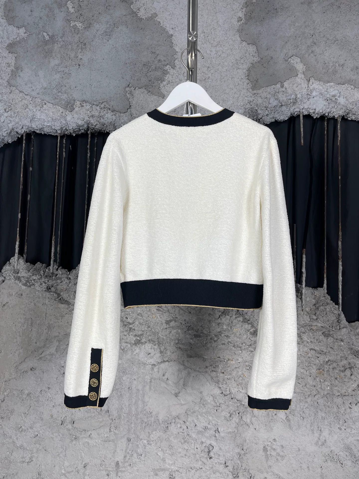 Chanel Chanel CC Logo Knit Cardigan Size 34 Size XS / US 0-2 / IT 36-38 - 3 Thumbnail