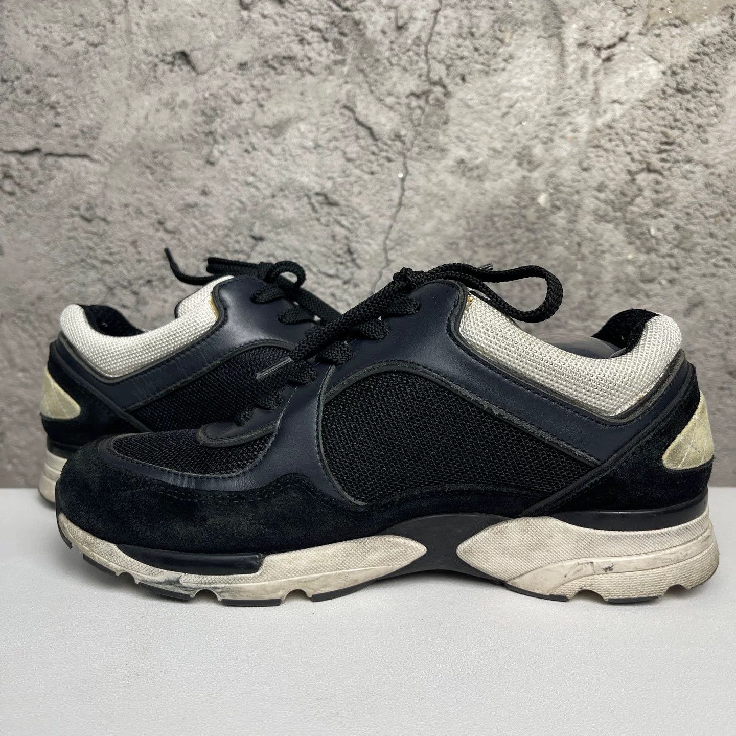 Chanel Chanel CC Logo Low-Top Sneakers Size 37 Size US 6 / IT 36 - 7 Thumbnail