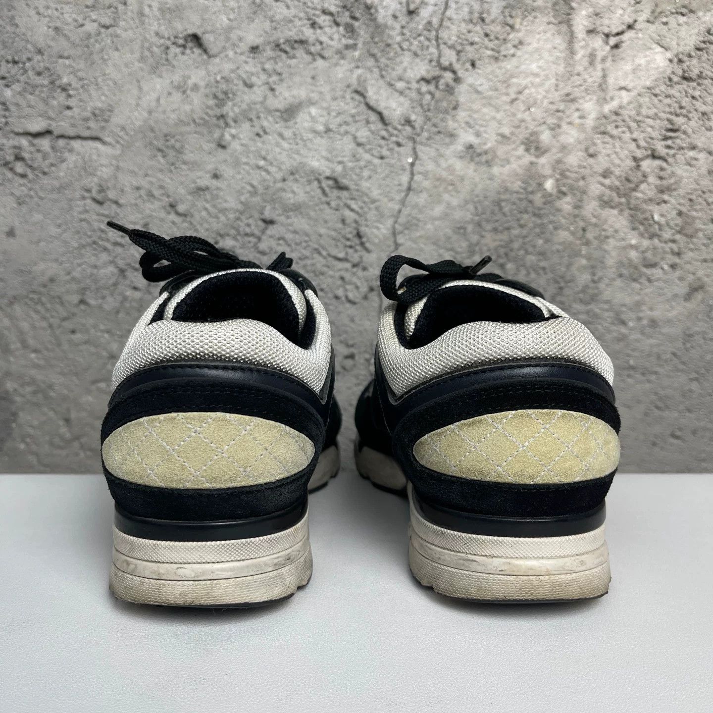 Chanel Chanel CC Logo Low-Top Sneakers Size 37 Size US 6 / IT 36 - 5 Thumbnail