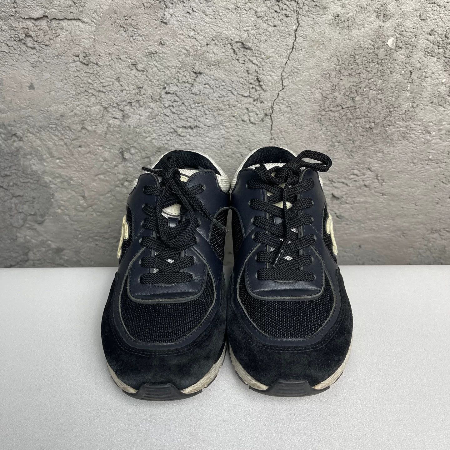 Chanel Chanel CC Logo Low-Top Sneakers Size 37 Size US 6 / IT 36 - 8 Thumbnail