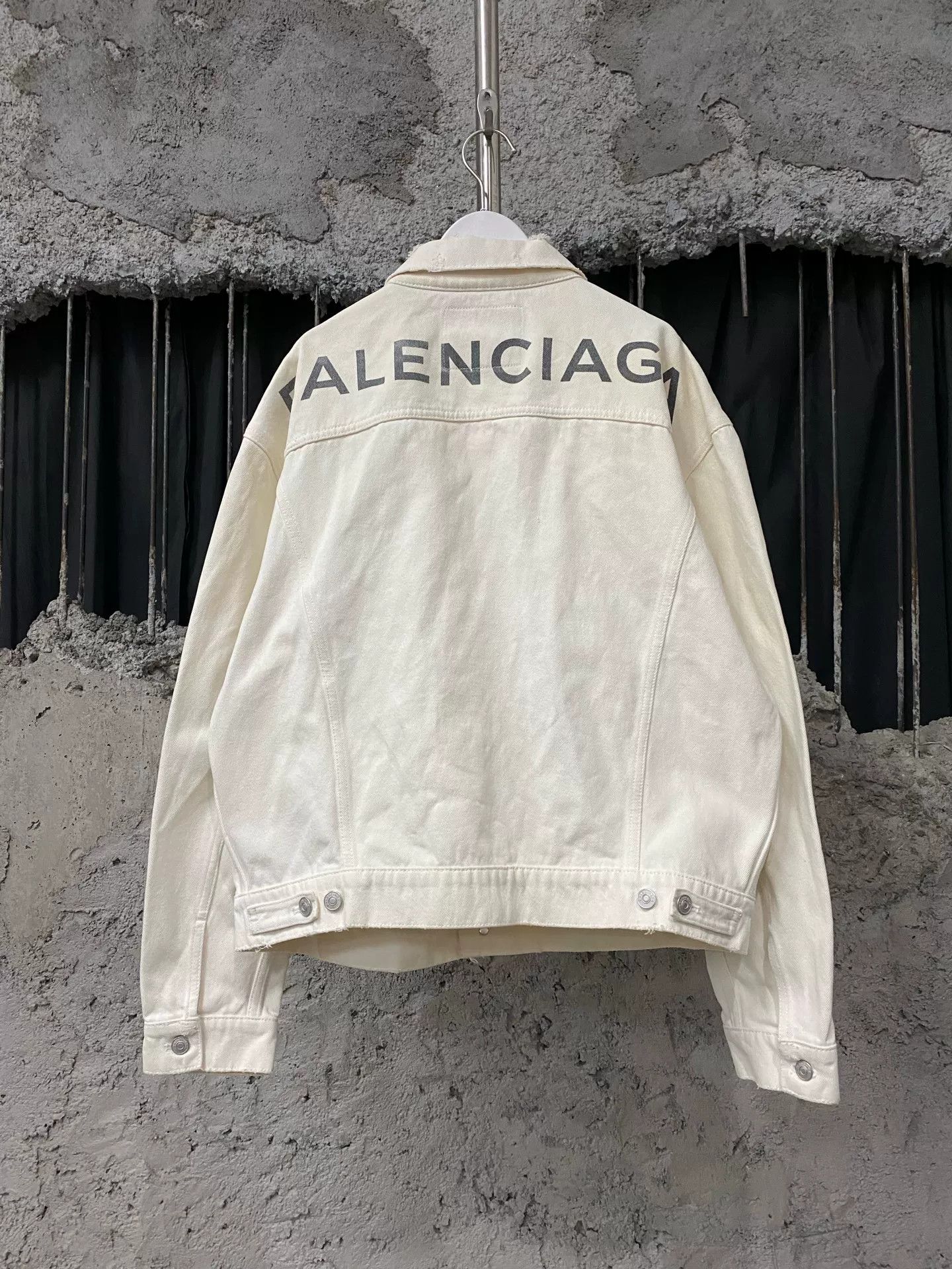 Balenciaga Balenciaga Logo Back Denim Jacket Size XS Size US XS / EU 42 / 0 - 3 Thumbnail