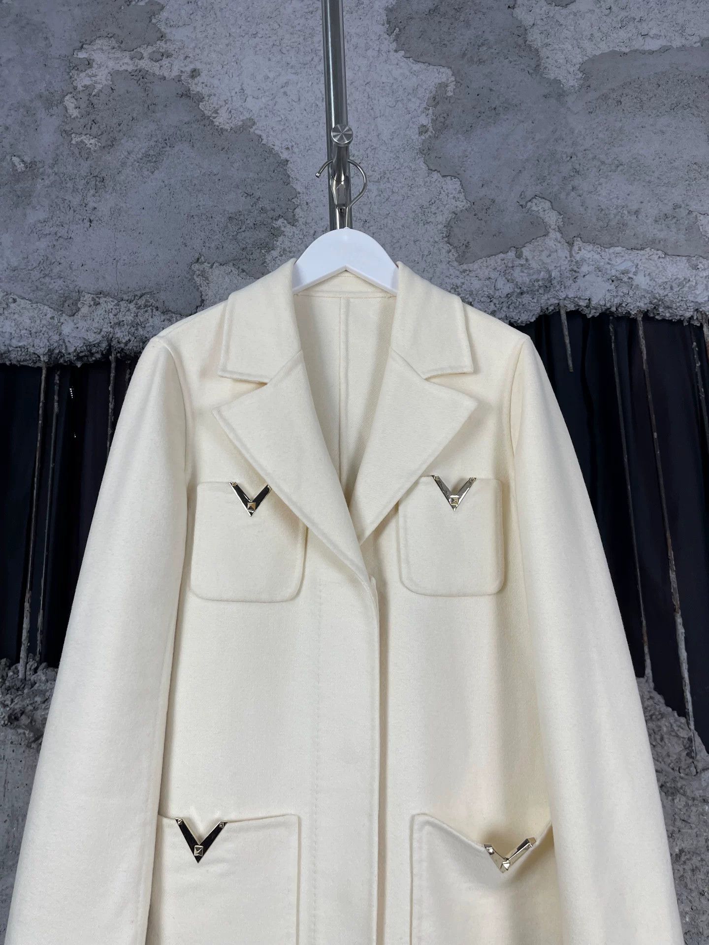 Valentino Valentino Metal V Wool Coat Size 2 Size XS / US 0-2 / IT 36-38 - 4 Thumbnail