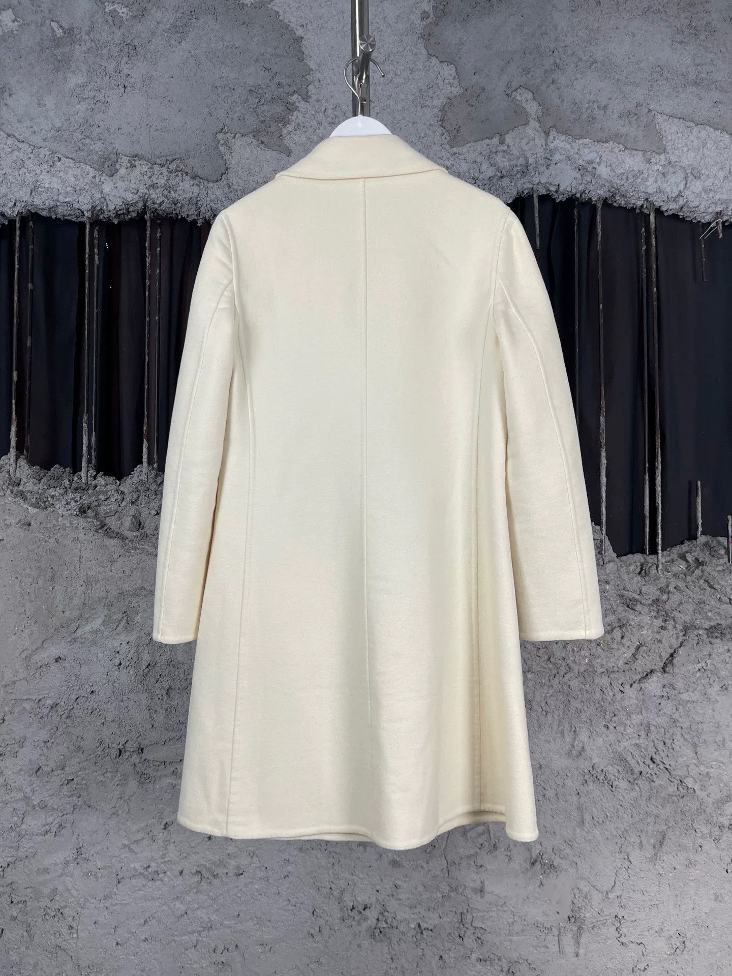 Valentino Valentino Metal V Wool Coat Size 2 Size XS / US 0-2 / IT 36-38 - 3 Thumbnail