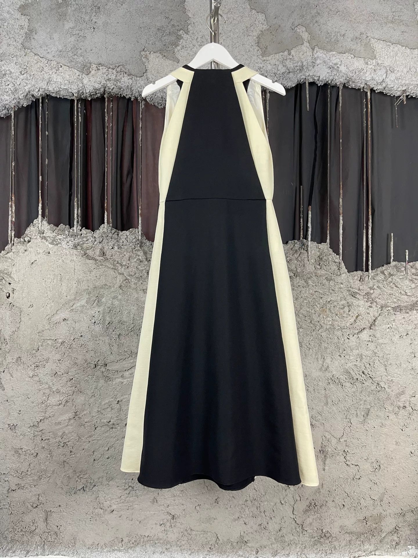 Valentino Valentino Two-Tone Mini Dress Size 2 Size XS / US 0-2 / IT 36-38 - 3 Thumbnail