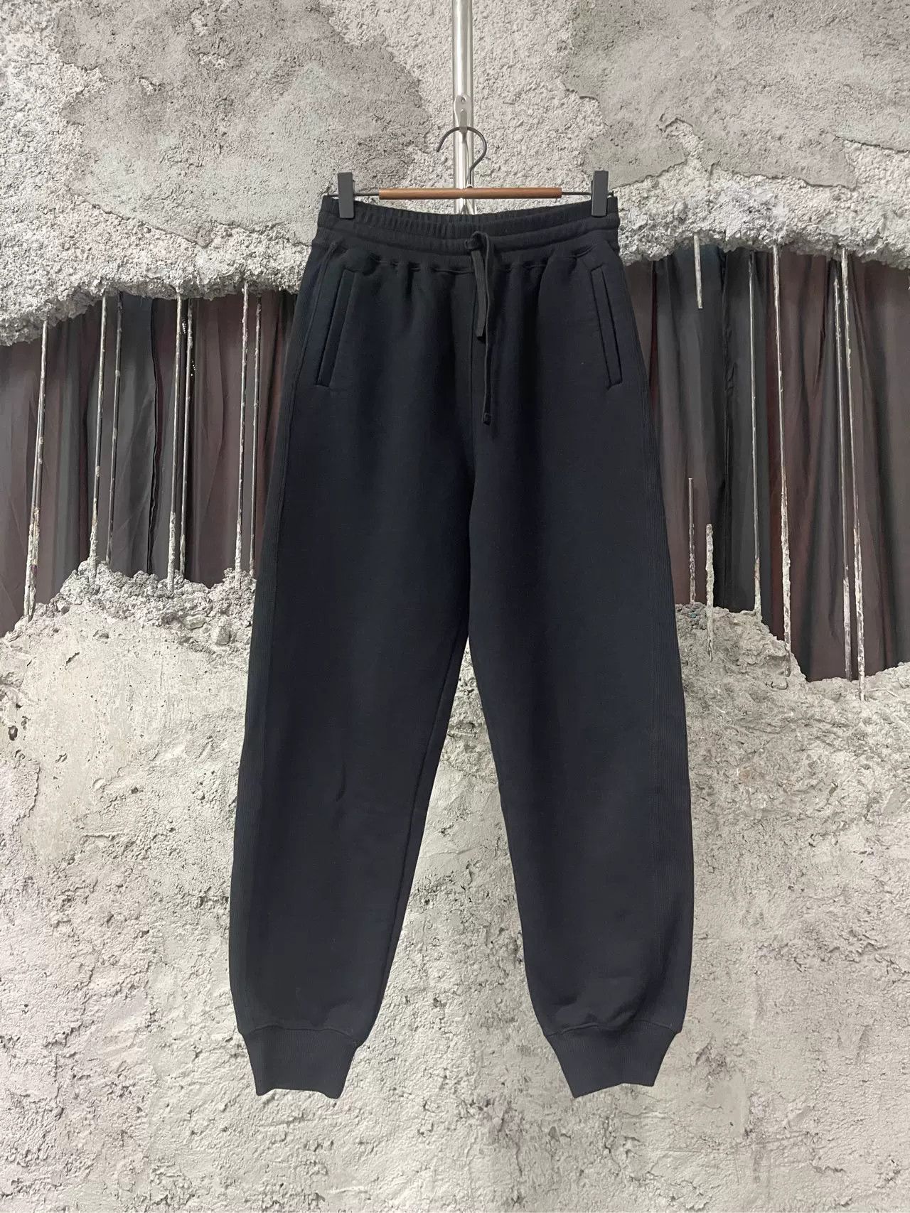Miu Miu Miu Miu Black Logo Sweatpants Size 36 Size 25" / US 0 / IT 36 - 2 Thumbnail