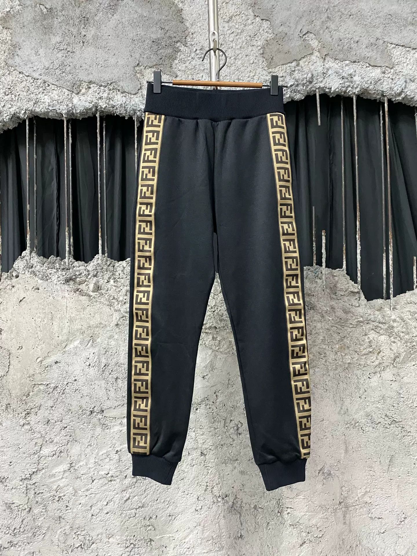 Fendi Fendi Logo Stripe Joggers IT 38 Size 26" / US 2 / IT 38 - 2 Thumbnail