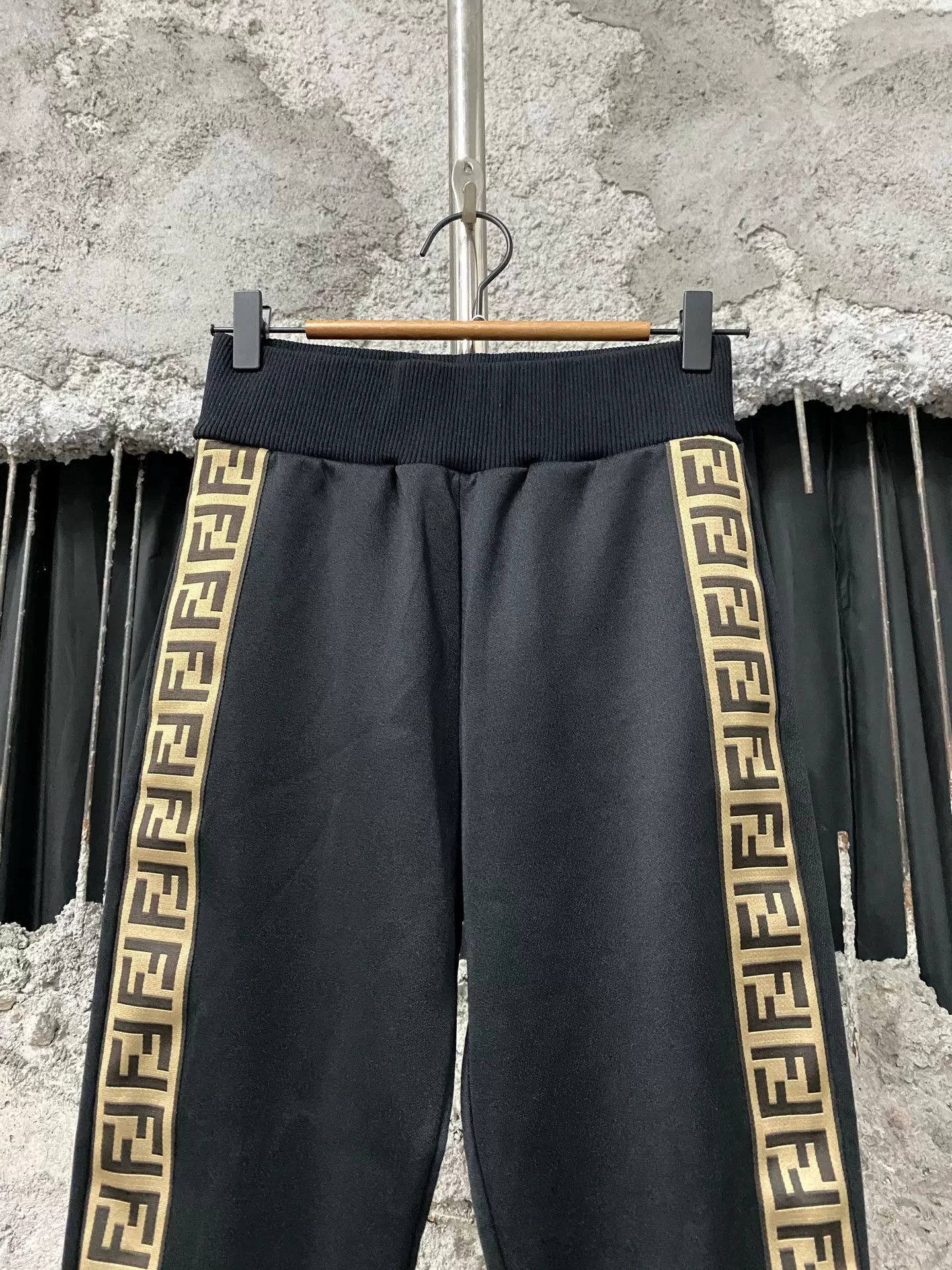 Fendi Fendi Logo Stripe Joggers IT 38 Size 26" / US 2 / IT 38 - 4 Thumbnail