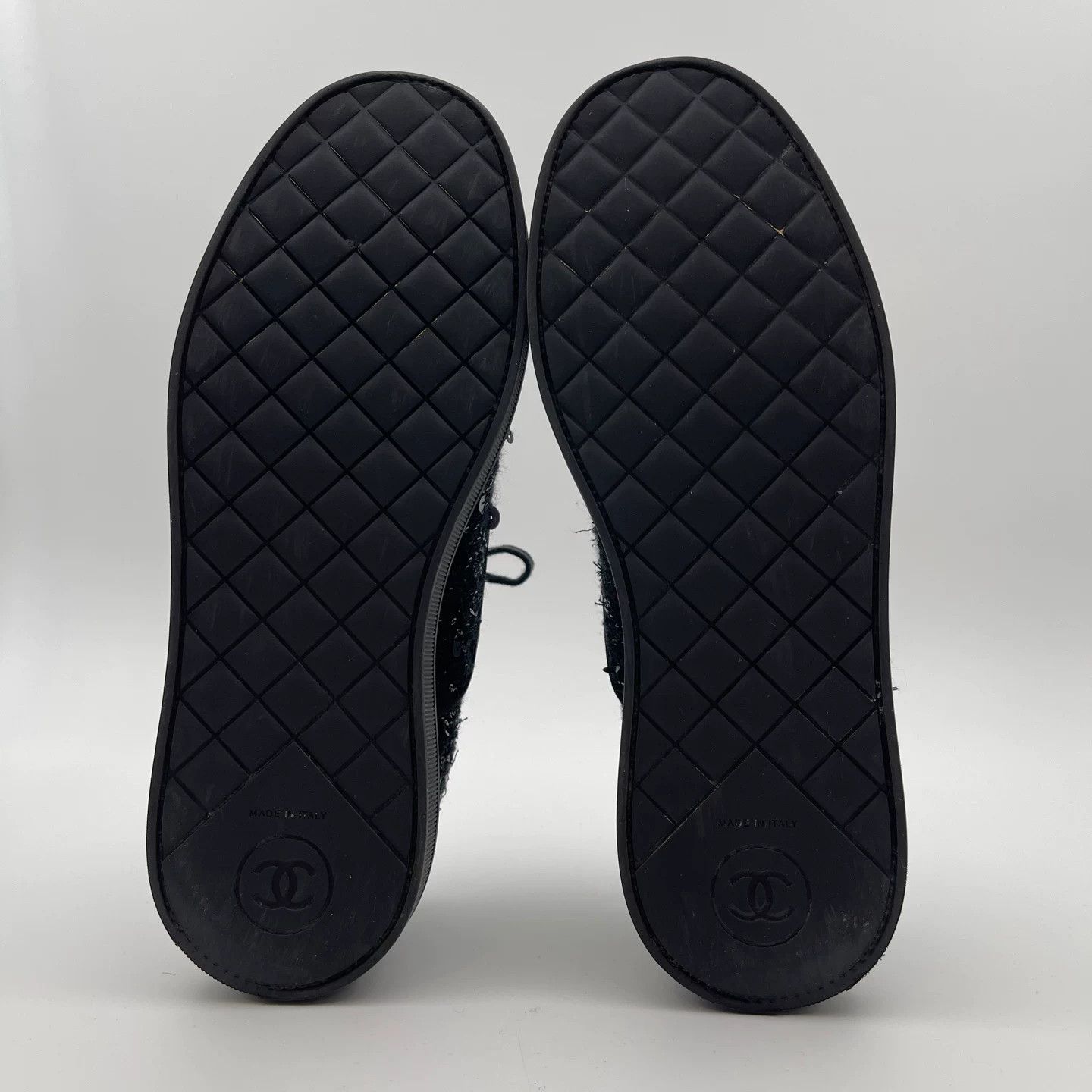 Chanel Chanel Sequin Pearl Low-Top Sneakers Size 36.5 Size US 5.5 / IT 35.5 - 8 Thumbnail