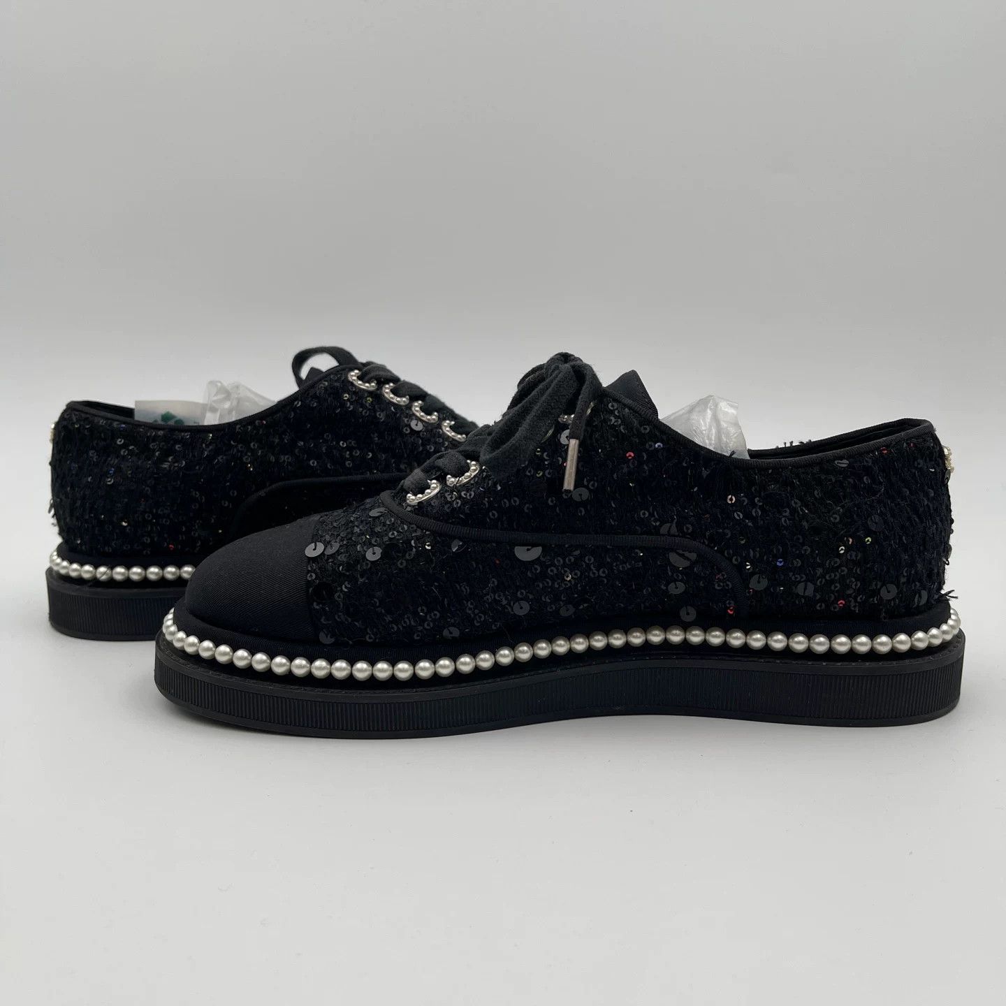 Chanel Chanel Sequin Pearl Low-Top Sneakers Size 36.5 Size US 5.5 / IT 35.5 - 6 Thumbnail