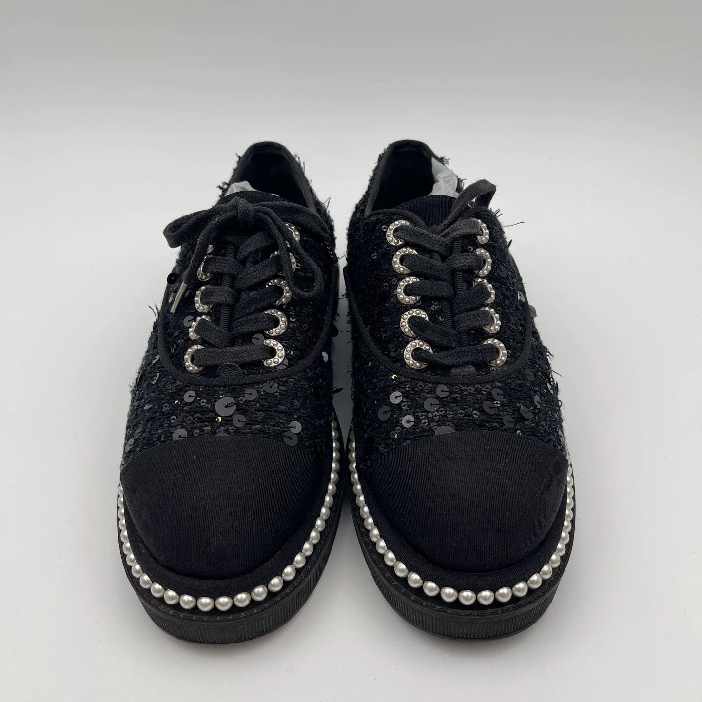 Chanel Chanel Sequin Pearl Low-Top Sneakers Size 36.5 Size US 5.5 / IT 35.5 - 7 Thumbnail