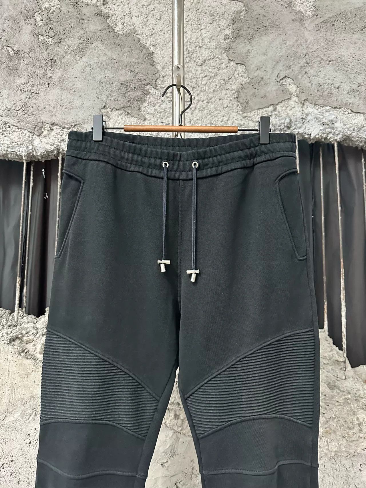 Balmain Balmain Logo Sweatpants Size L Size US 34 / EU 50 - 4 Thumbnail
