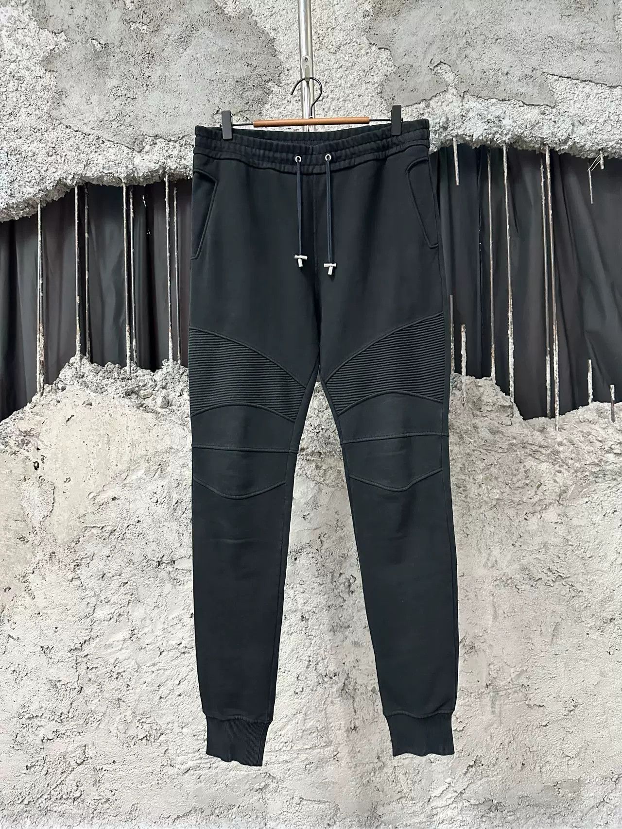 Balmain Balmain Logo Sweatpants Size L Size US 34 / EU 50 - 2 Thumbnail