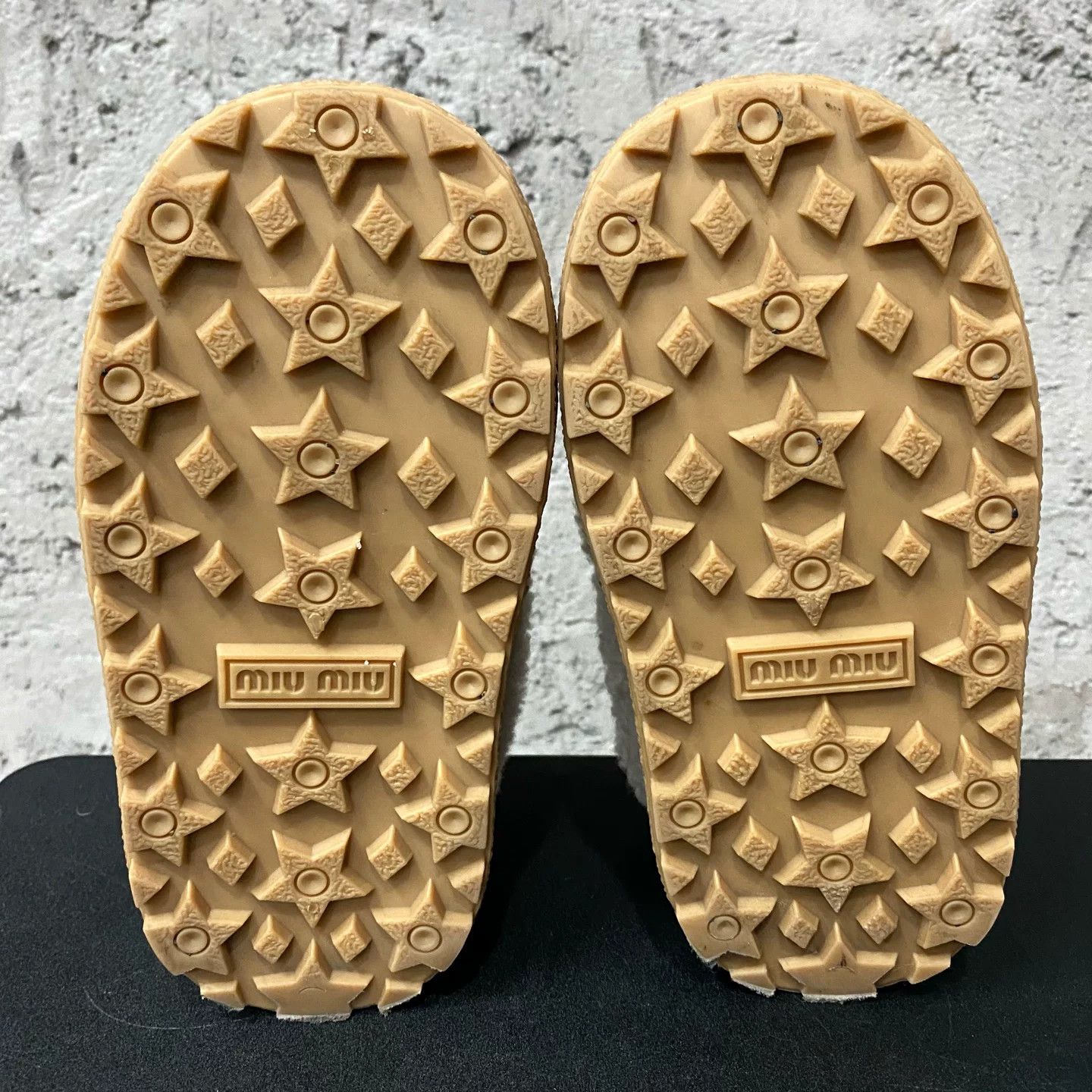 Miu Miu Miu Miu Shearling Snow Boots Size 35 Size US 5 / IT 35 - 8 Thumbnail