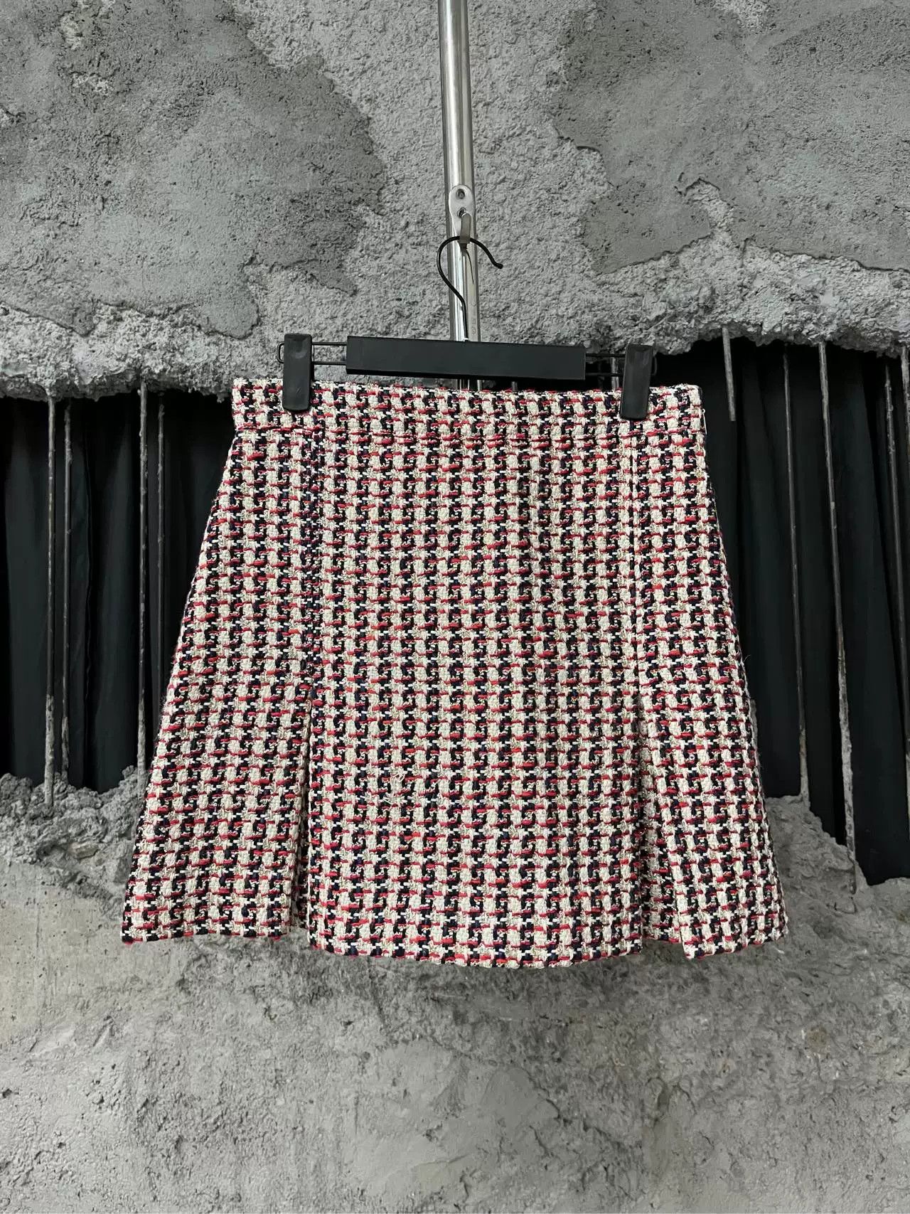 Gucci Gucci Tweed Mini Skirt Size 42 Size 28" / US 6 / IT 42 - 2 Thumbnail