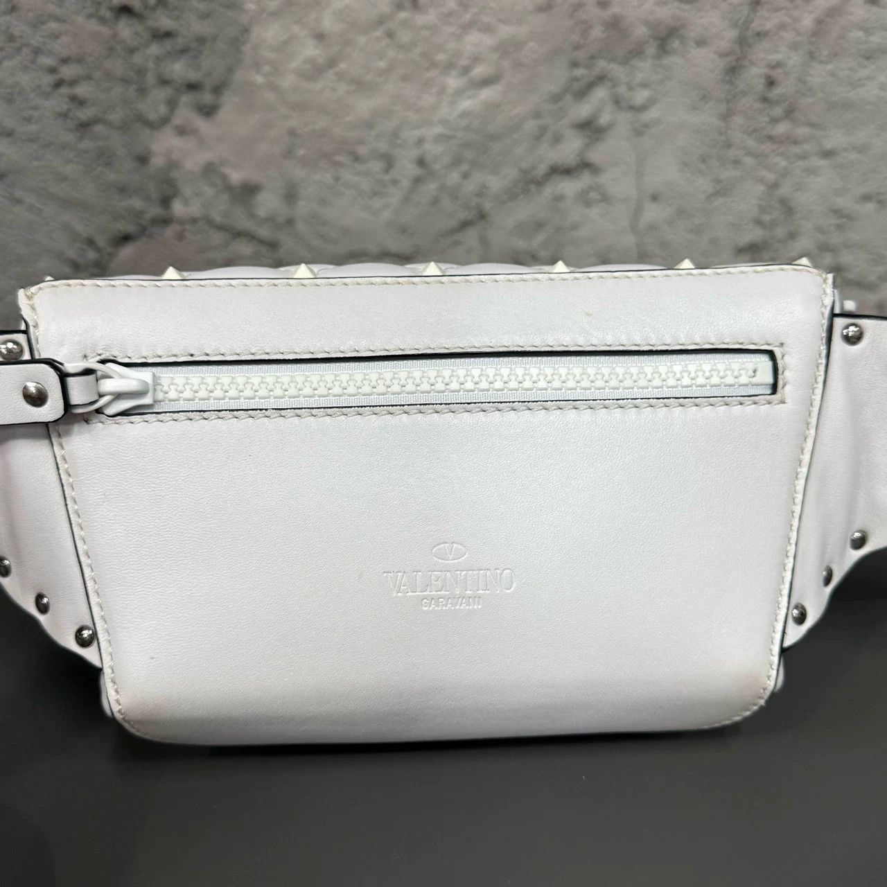 Valentino Valentino Garavani White Rockstud Belt Bag ONE SIZE Size ONE SIZE - 7 Thumbnail