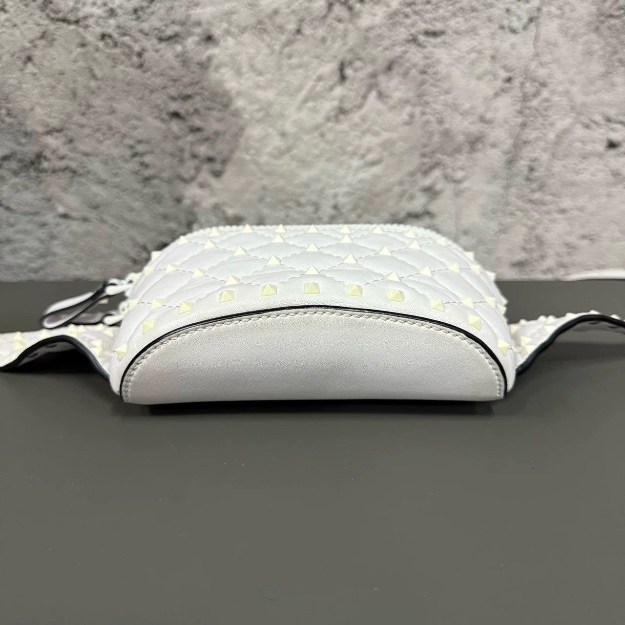 Valentino Valentino Garavani White Rockstud Belt Bag ONE SIZE Size ONE SIZE - 5 Thumbnail
