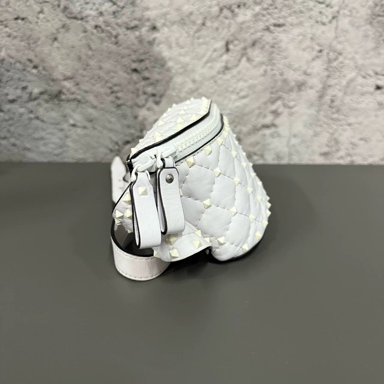Valentino Valentino Garavani White Rockstud Belt Bag ONE SIZE Size ONE SIZE - 4 Thumbnail