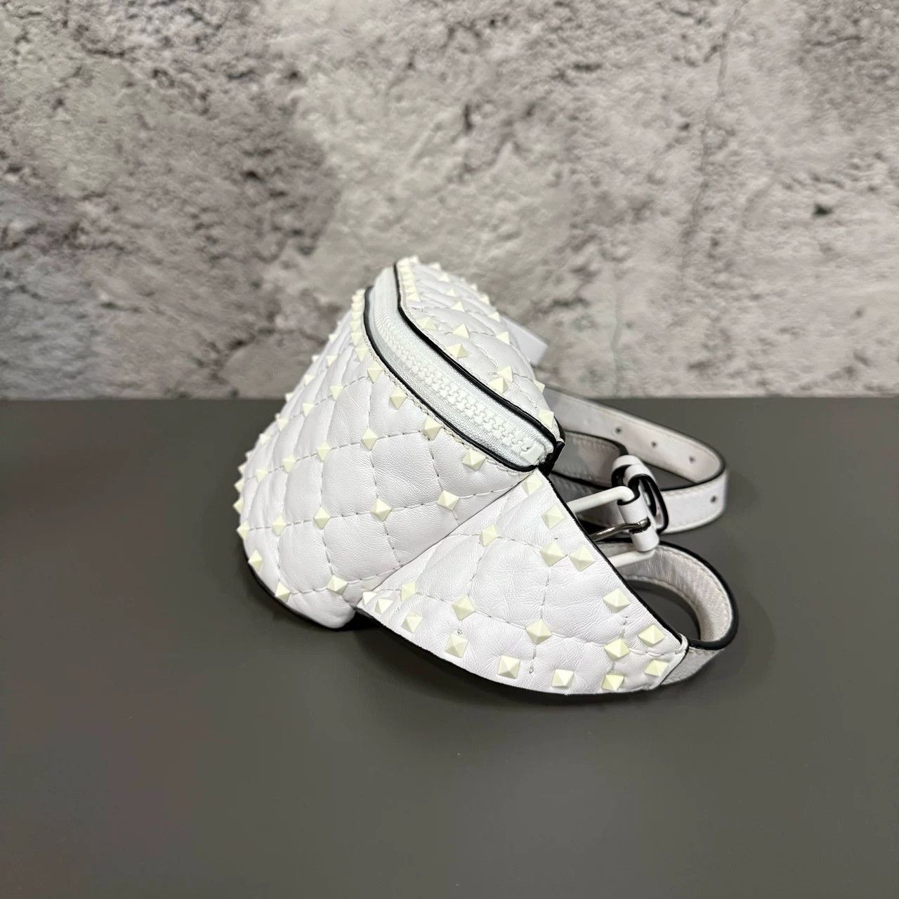 Valentino Valentino Garavani White Rockstud Belt Bag ONE SIZE Size ONE SIZE - 3 Thumbnail