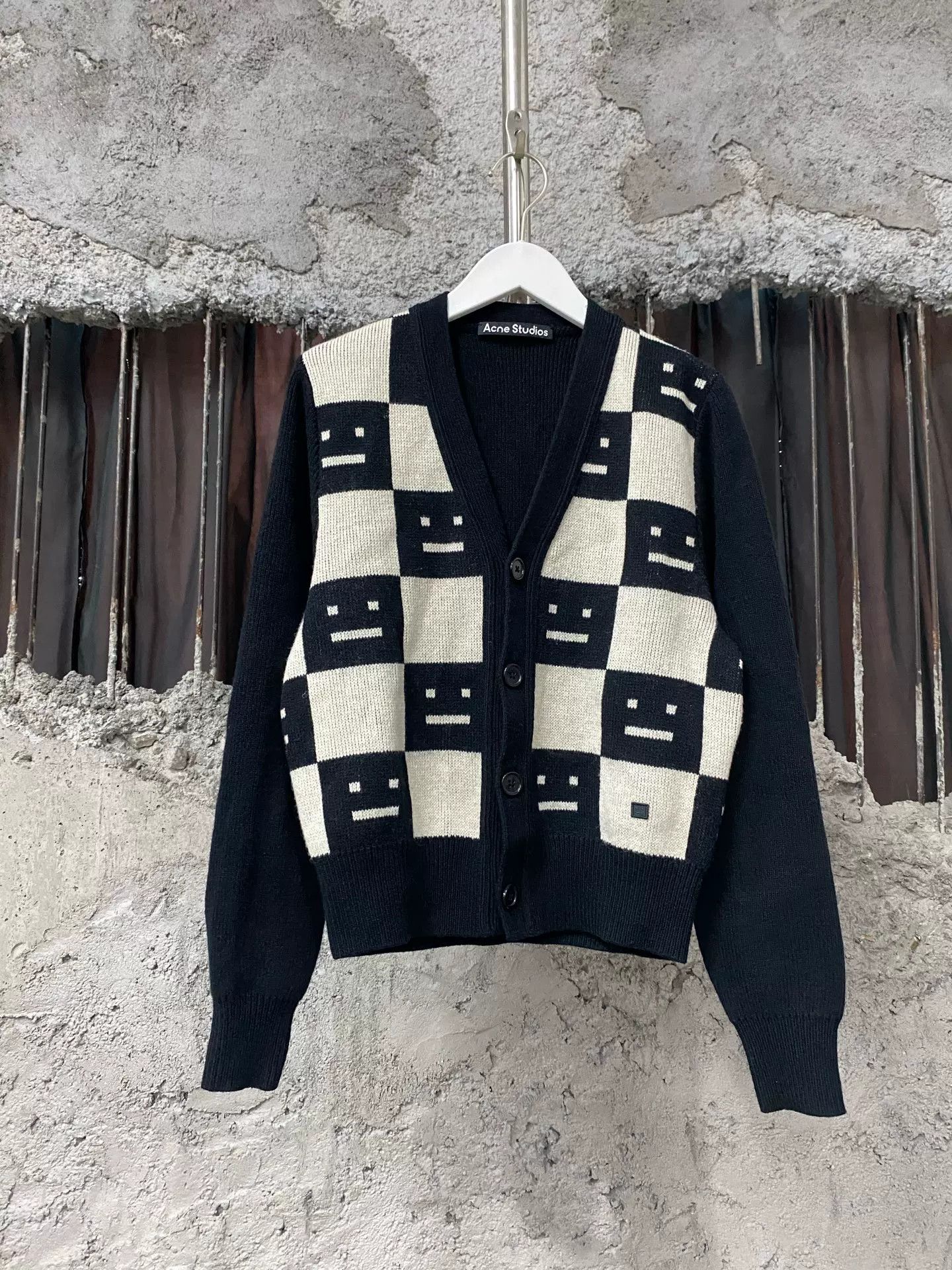 Acne Studios Acne Studios Checkerboard Face Cardigan Size XXS Size US XXS / EU 40 - 2 Thumbnail