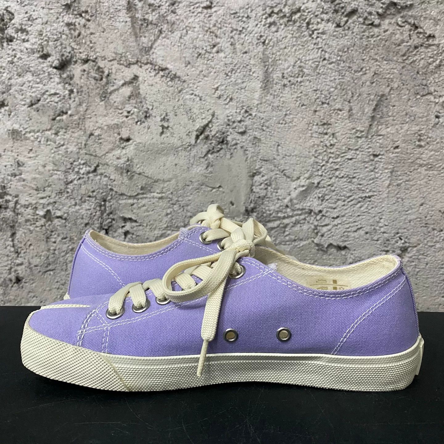 Maison Margiela Maison Margiela Purple Canvas Tabi Sneakers Size 36 Size US 6 / IT 36 - 6 Thumbnail