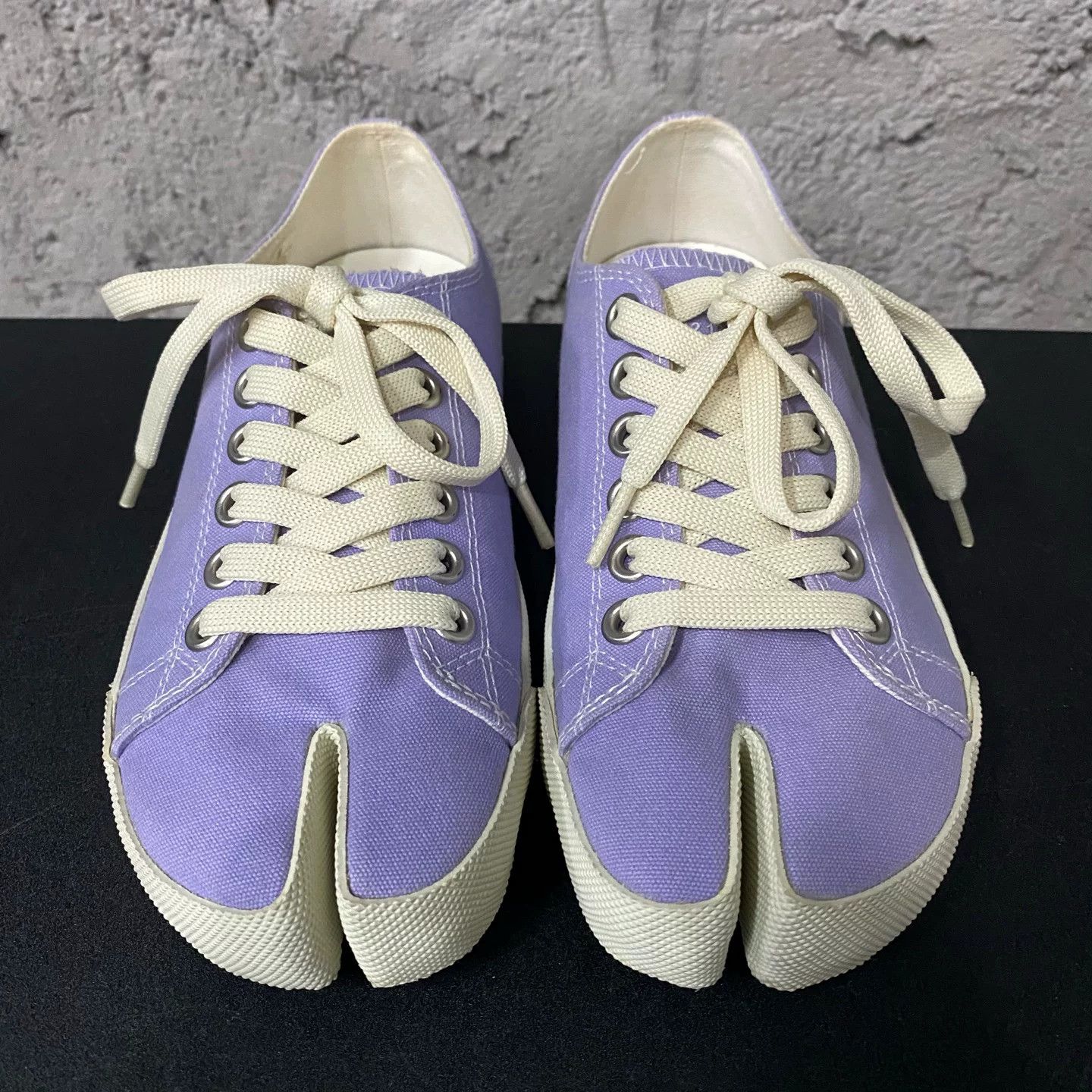 Maison Margiela Maison Margiela Purple Canvas Tabi Sneakers Size 36 Size US 6 / IT 36 - 7 Thumbnail