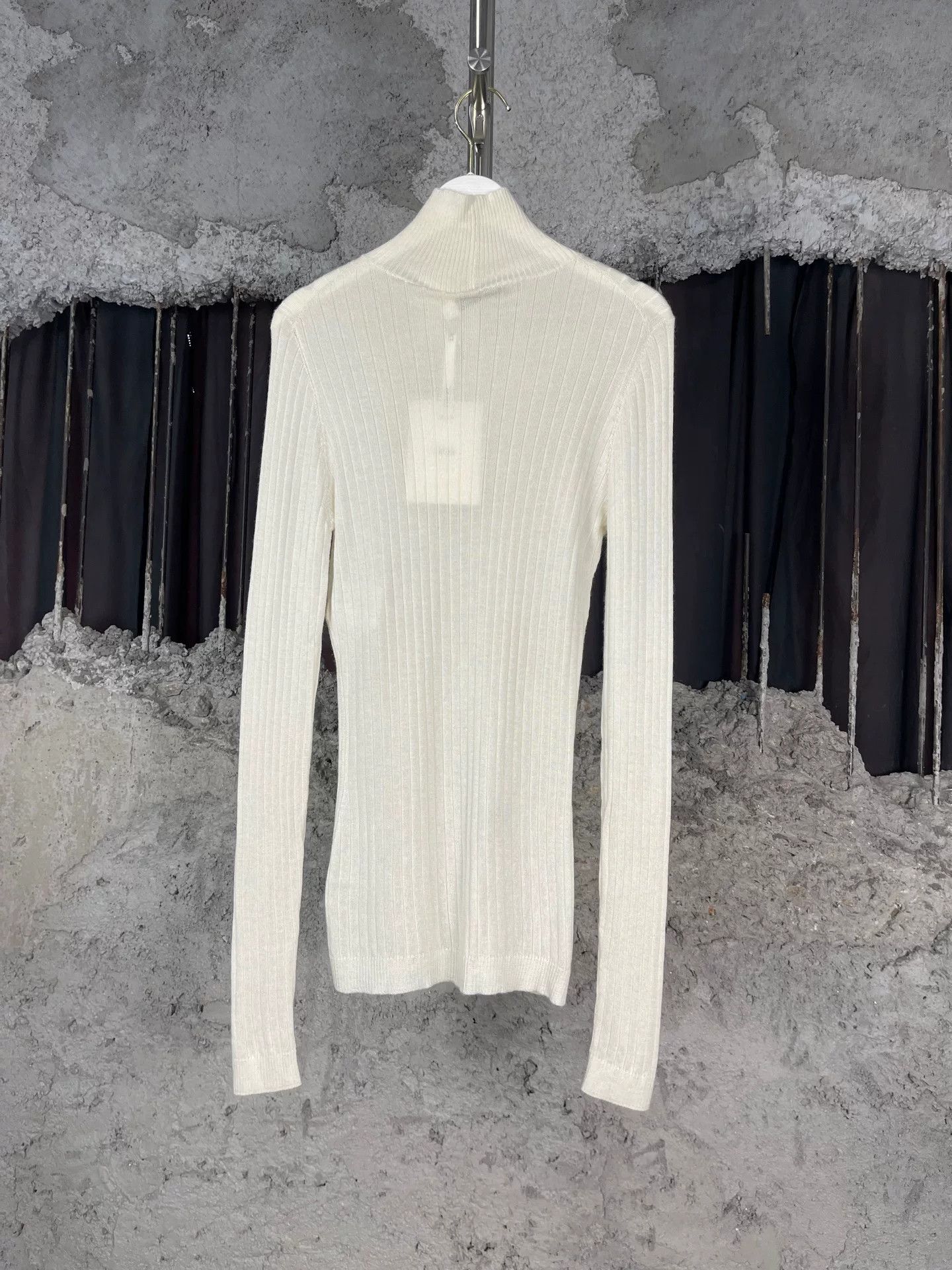 Dior Dior Bee Embroidery Ribbed Turtleneck Sweater Size 38 Size S / US 4 / IT 40 - 3 Thumbnail