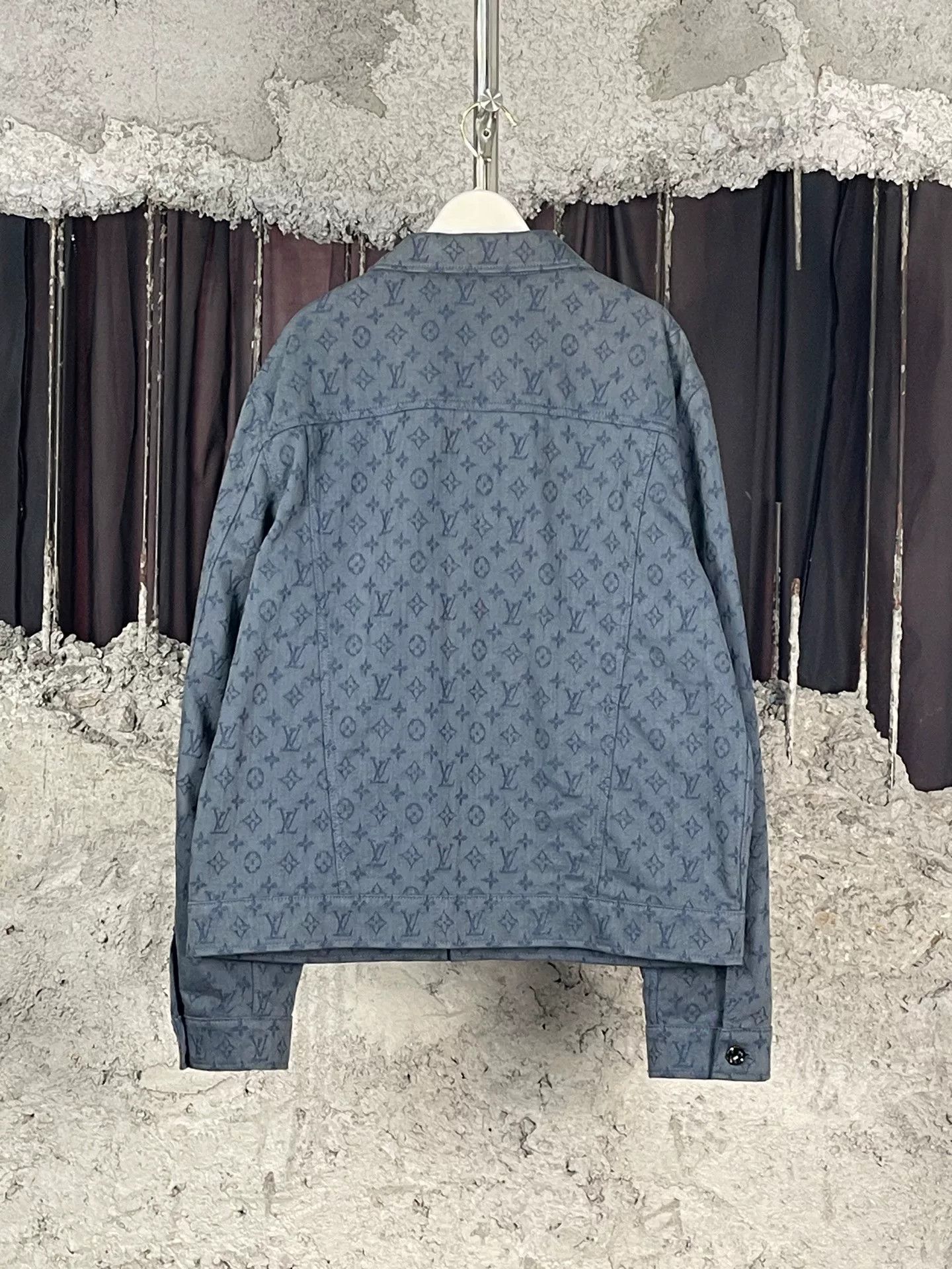 Louis Vuitton Louis Vuitton Monogram Denim Jacket Size L Size US L / EU 52-54 / 3 - 3 Thumbnail