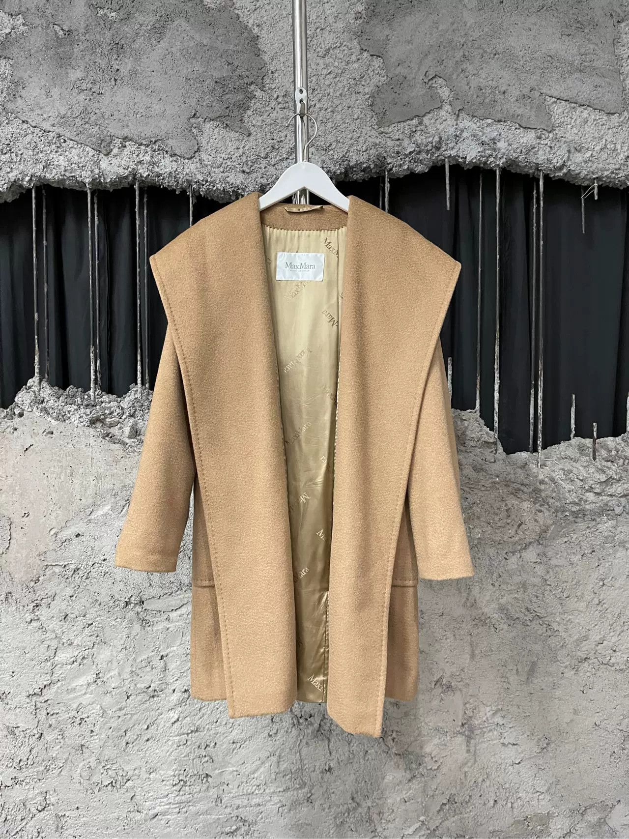 Max Mara MaxMara Camelhair Hooded Coat Size 36 Size XS / US 0-2 / IT 36-38 - 2 Thumbnail
