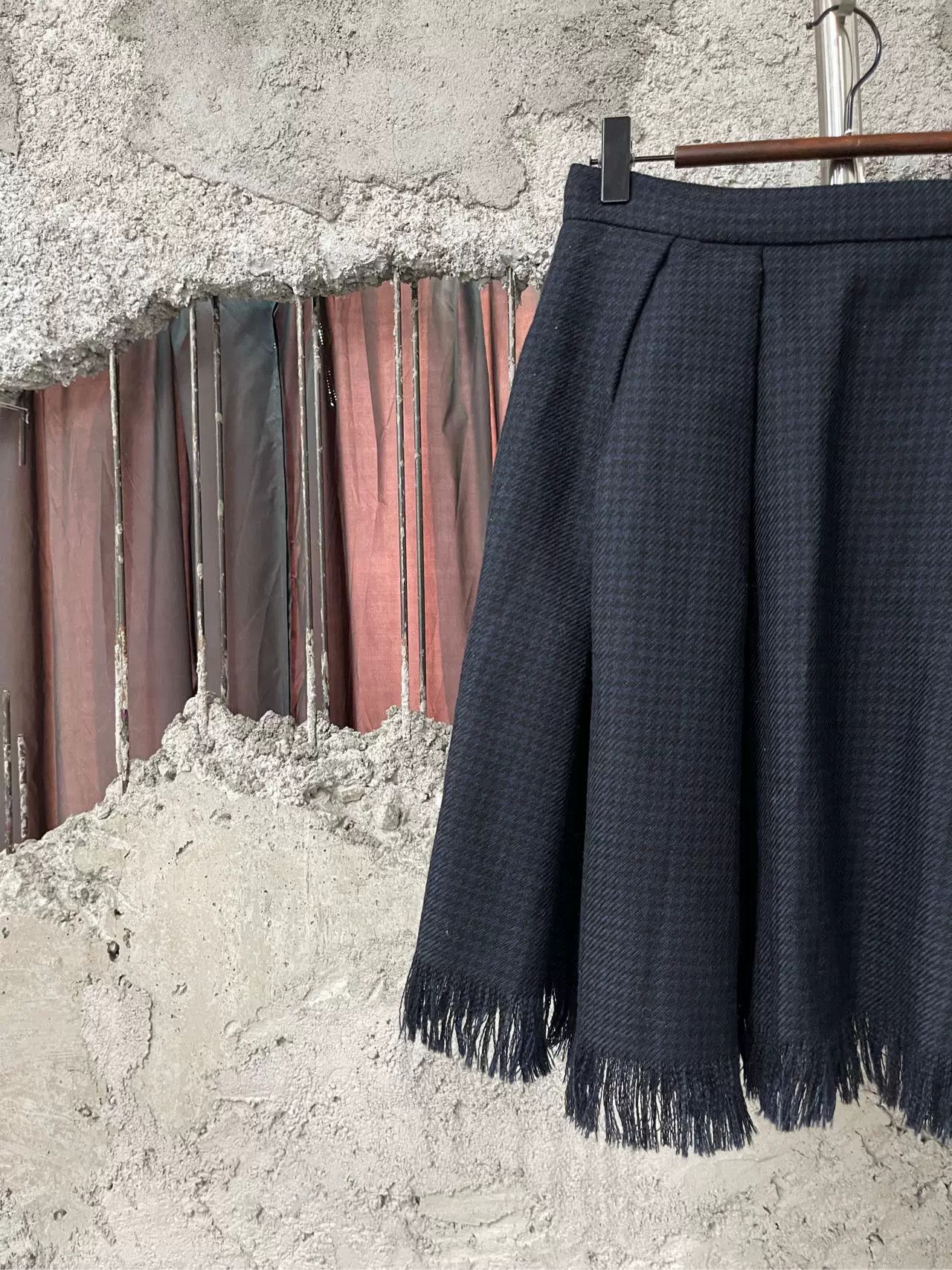 Dior Christian Dior Wool Fringed Skirt Size 36 Size 26" / US 2 / IT 38 - 4 Thumbnail